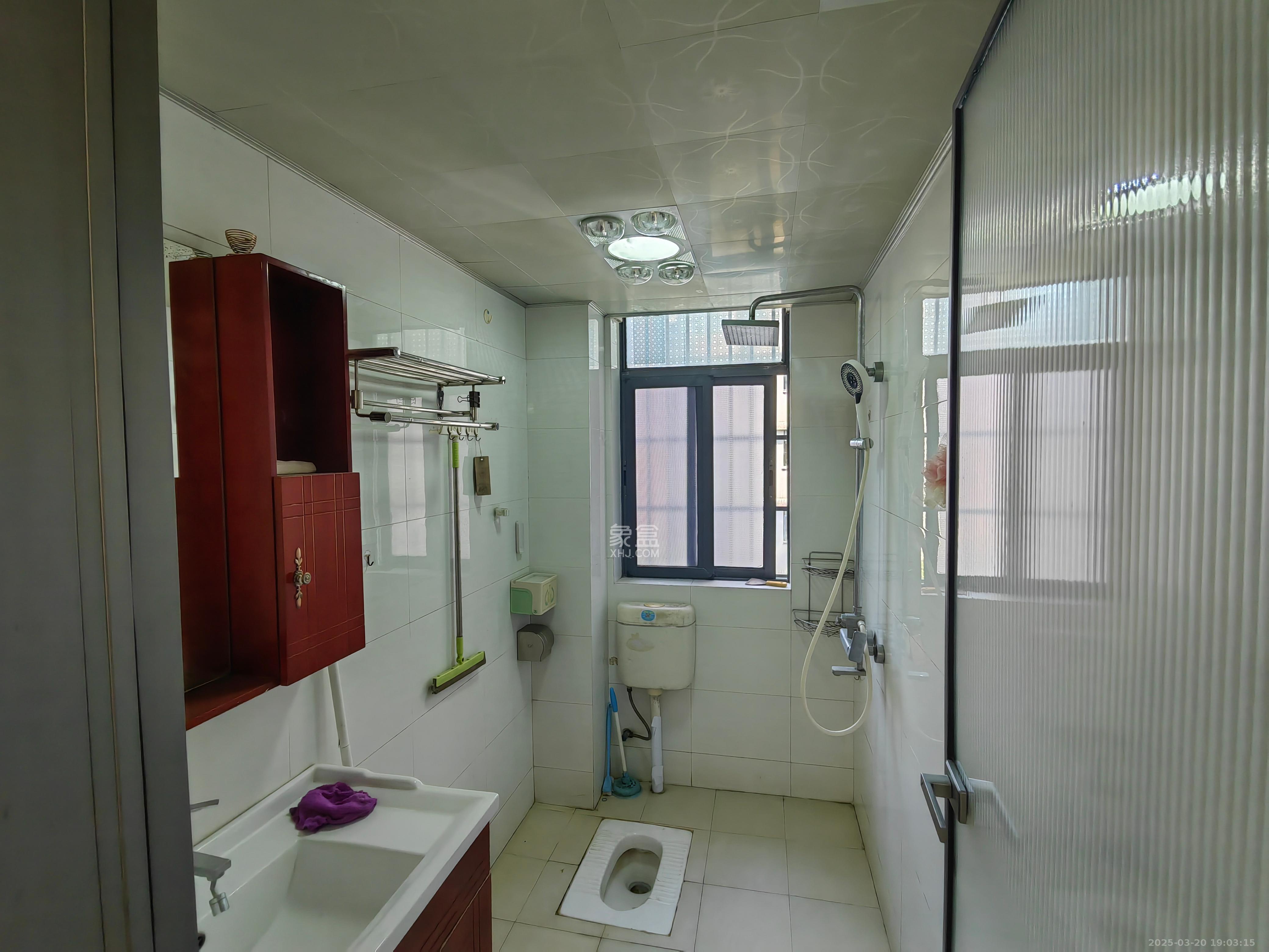 恒基凯旋门一二期 3室2厅1卫 1700.0元/月 恒基凯旋门一二期 3室2厅1卫 1700.0元/月室内图