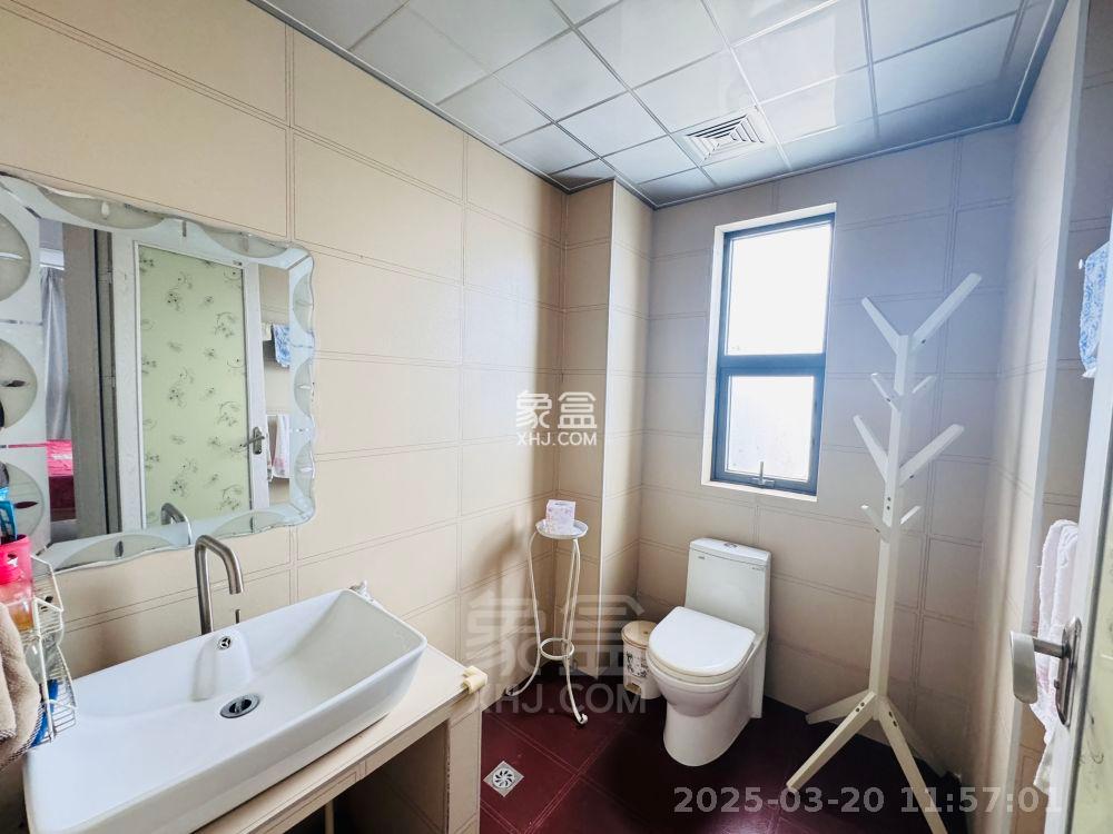 美的城一期  3室2厅1卫   1600.00元/月室内图