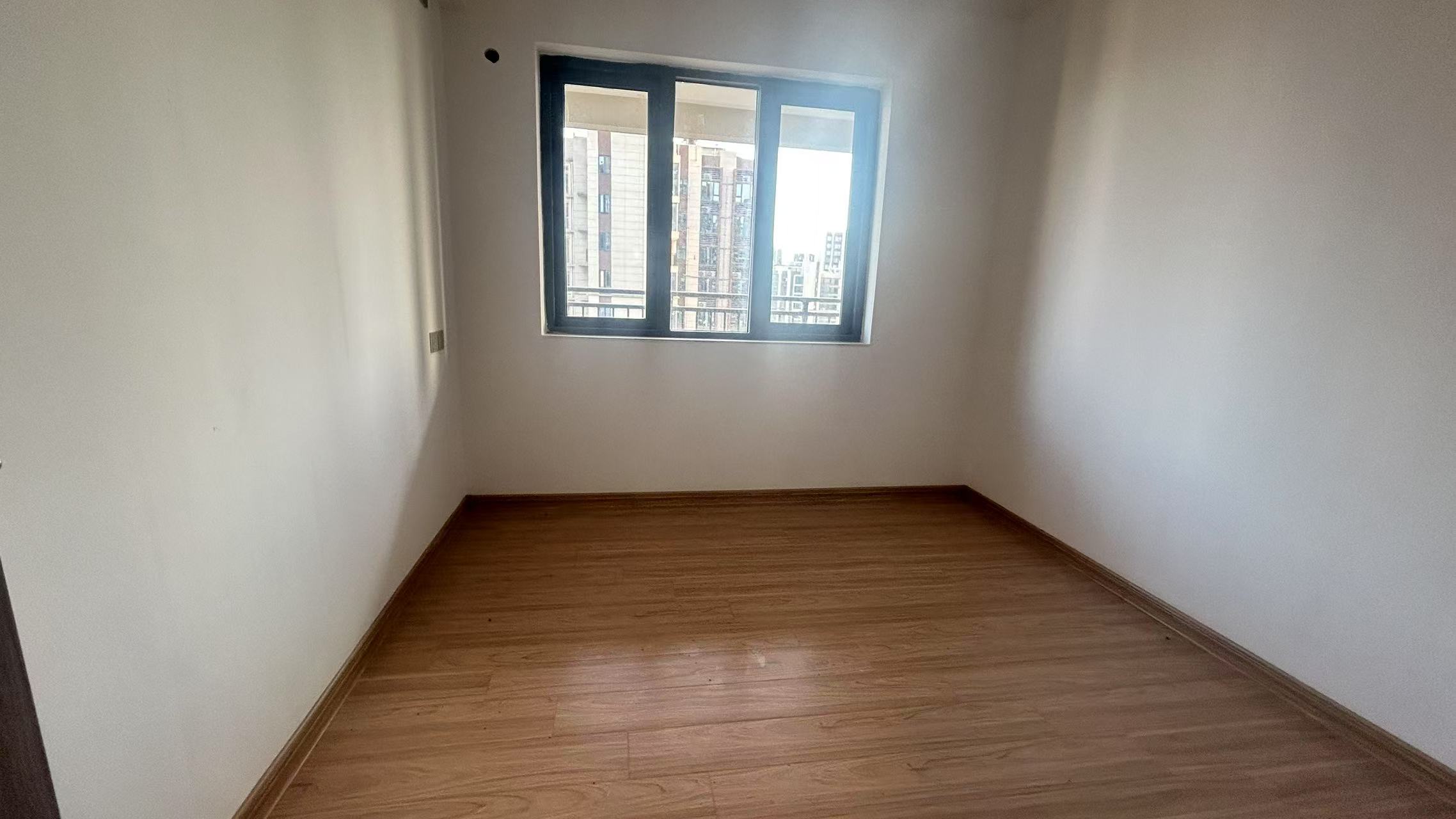 碧桂园梓山府 3室2厅1卫 1600.0元/月 碧桂园梓山府 3室2厅1卫 1600.0元/月室内图