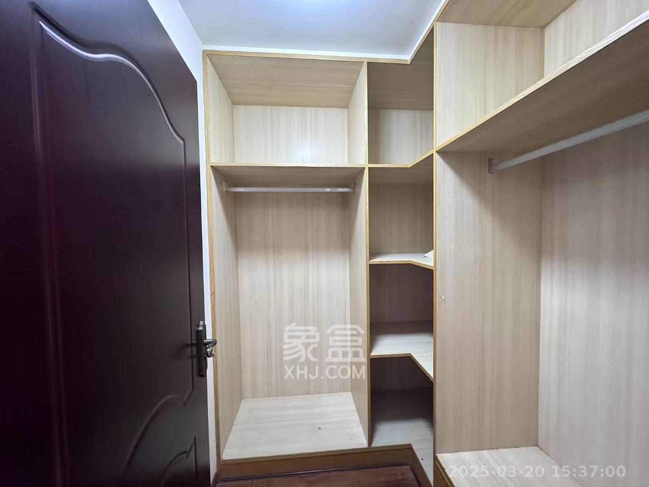 科大佳园北苑  3室2厅2卫   3600.00元/月室内图