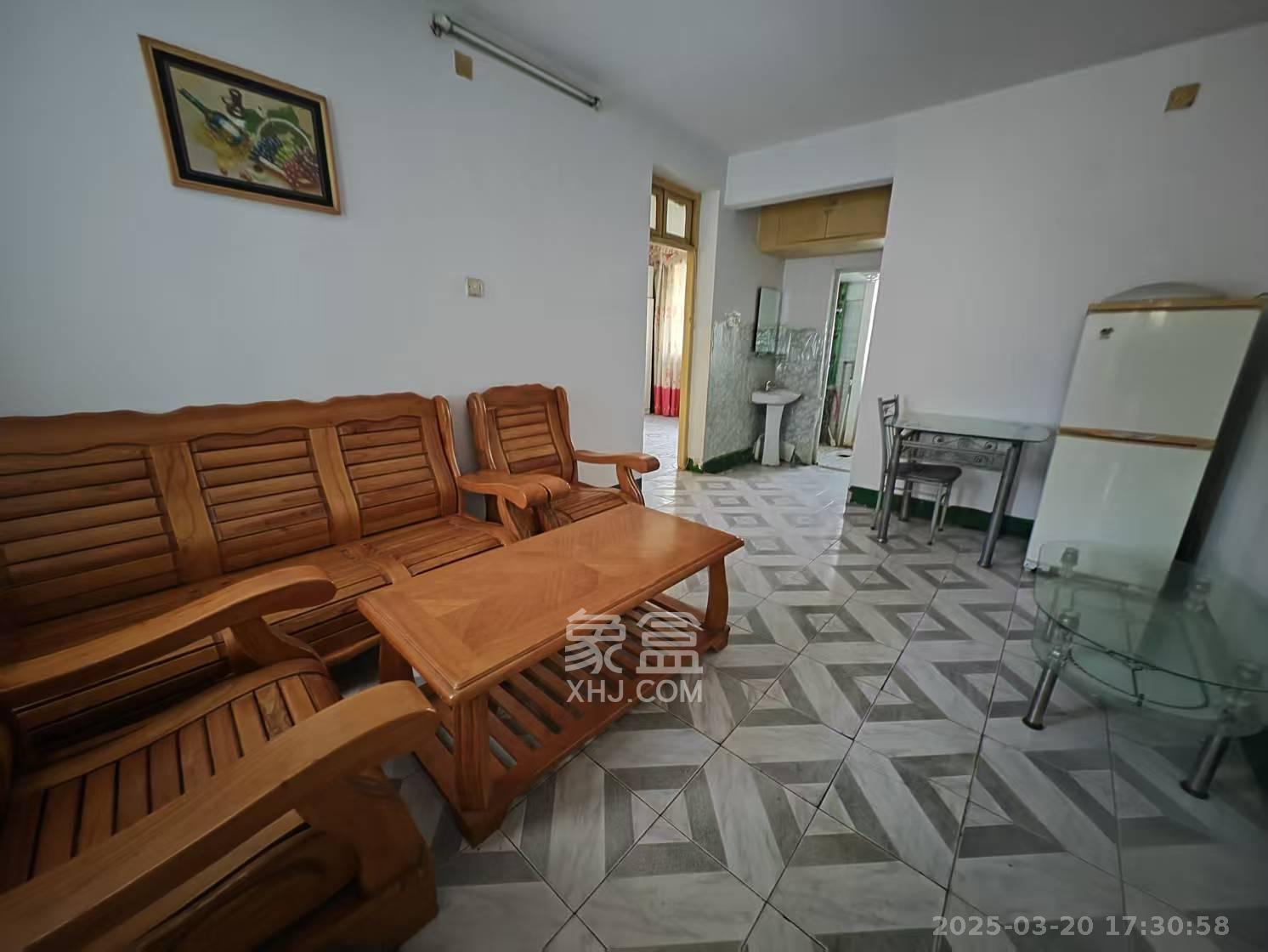 长坡社区 2室2厅1卫 1300.0元/月 长坡社区 2室2厅1卫 1300.0元/月室内图