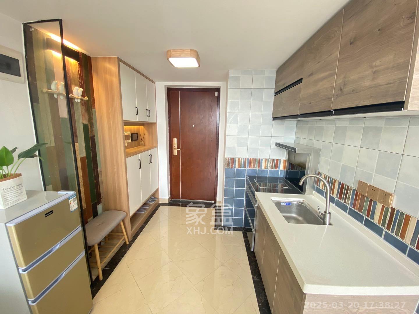 达美溪湖湾 1室2厅1卫 4200.0元/月 达美溪湖湾 1室2厅1卫 4200.0元/月室内图