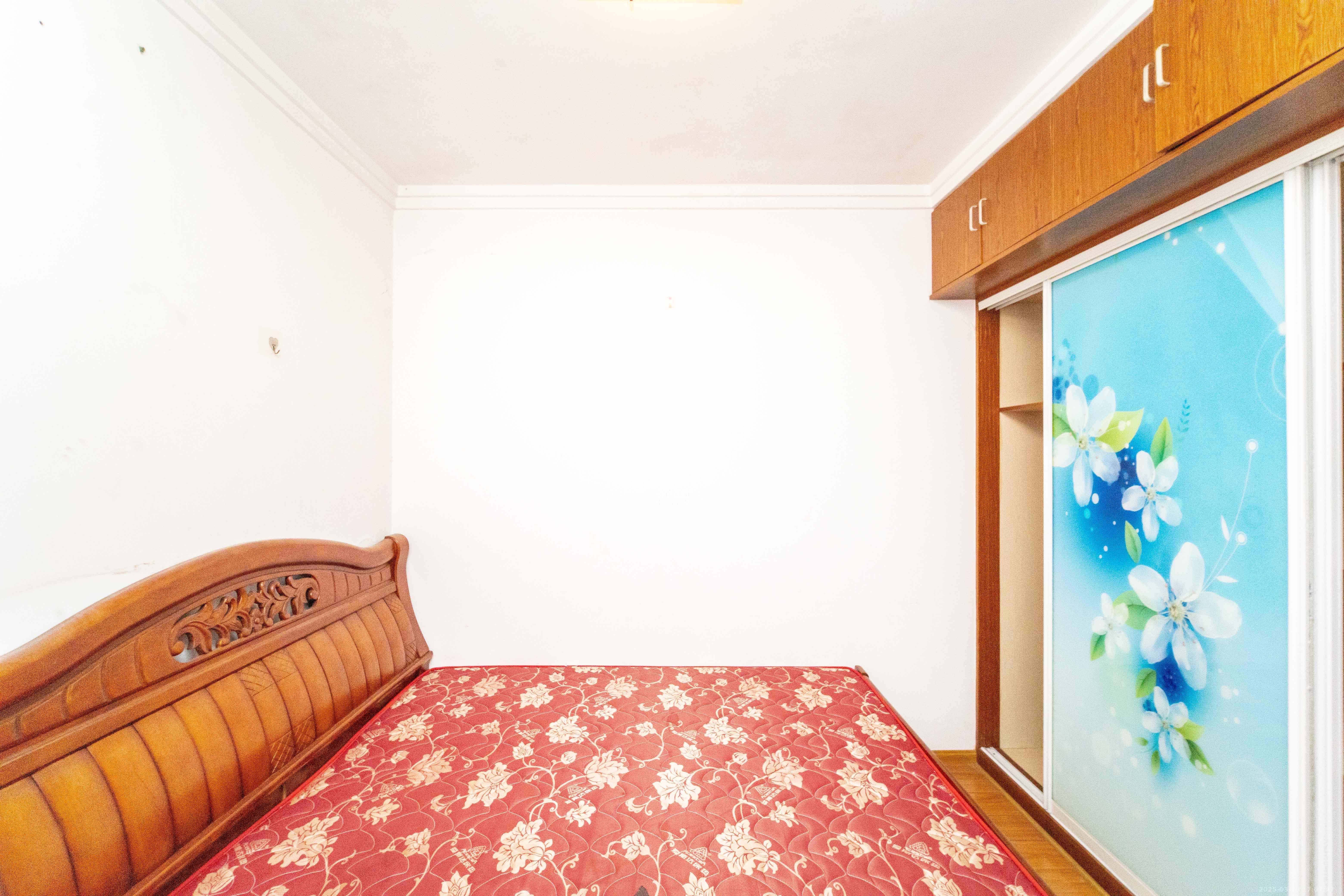 山水华景 2室2厅1卫 2400.0元/月 山水华景 2室2厅1卫 2400.0元/月室内图