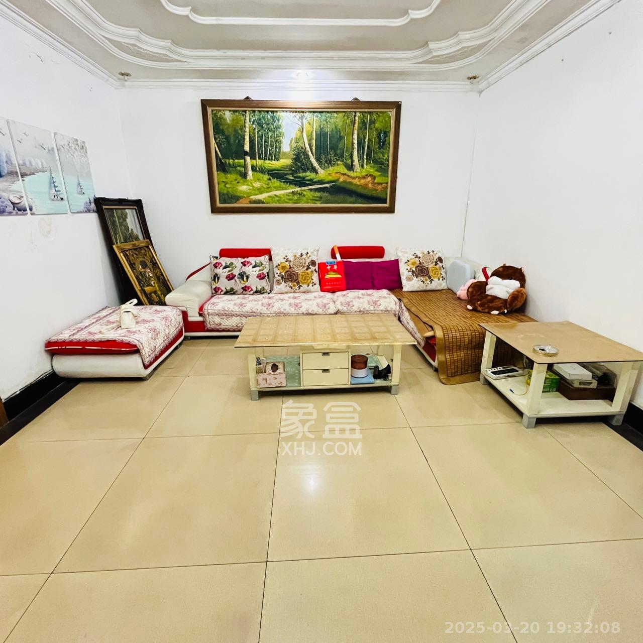 马王堆陶瓷建材新城  3室2厅1卫   2100.00元/月