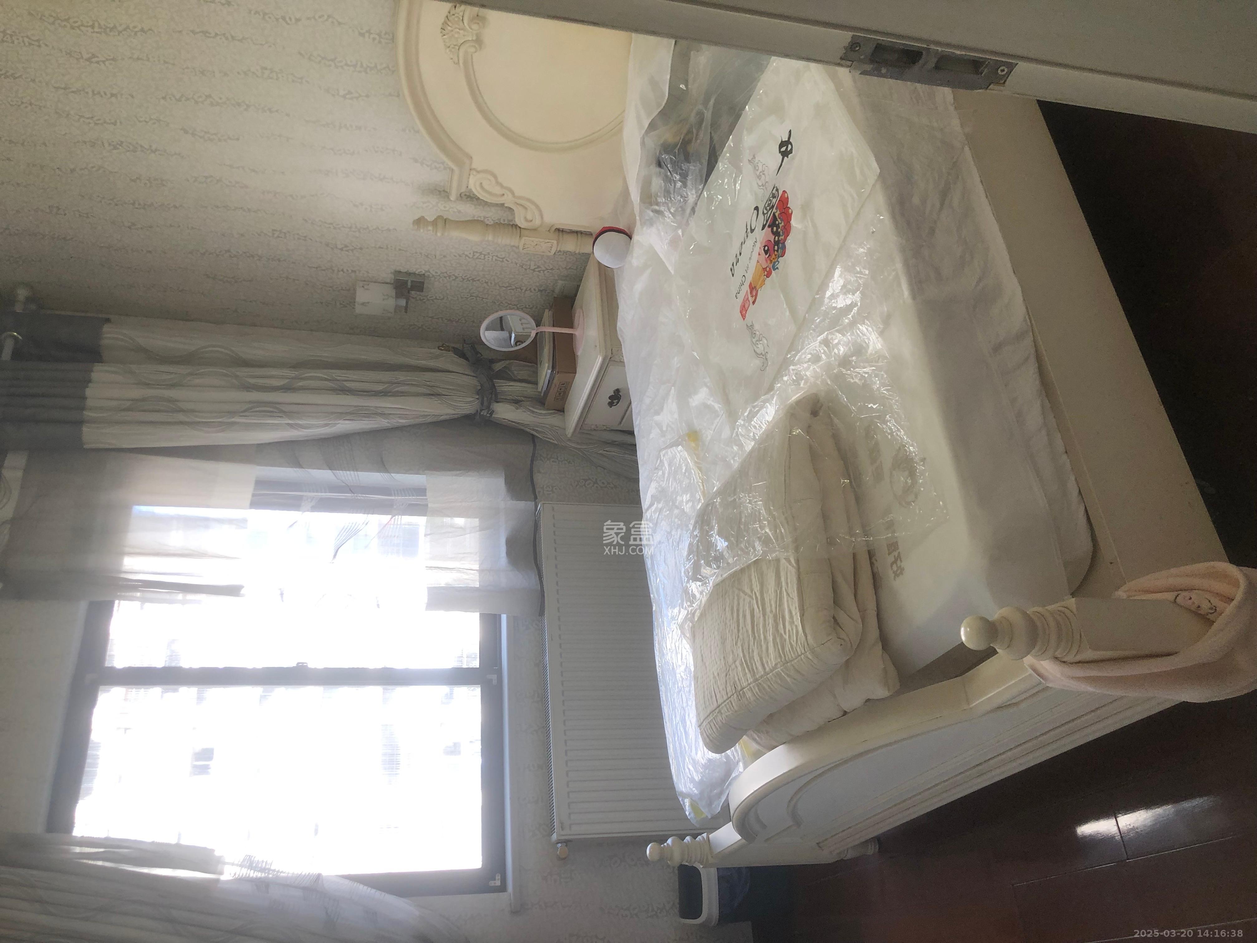 童话里  4室2厅2卫   2800.00元/月室内图