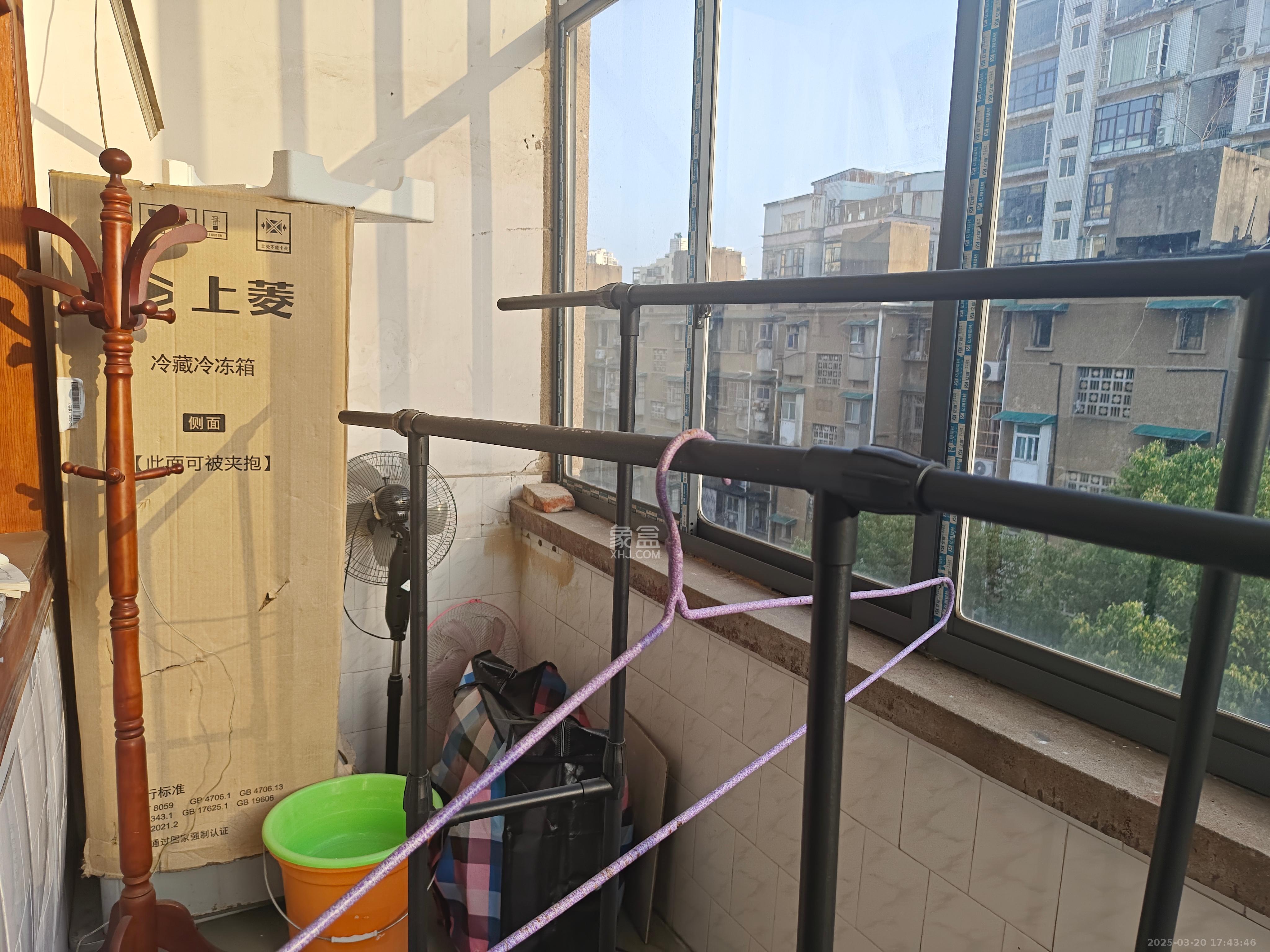 牛角塘社区  2室1厅1卫    1300.0元/月 牛角塘社区  2室1厅1卫    1300.0元/月室内图