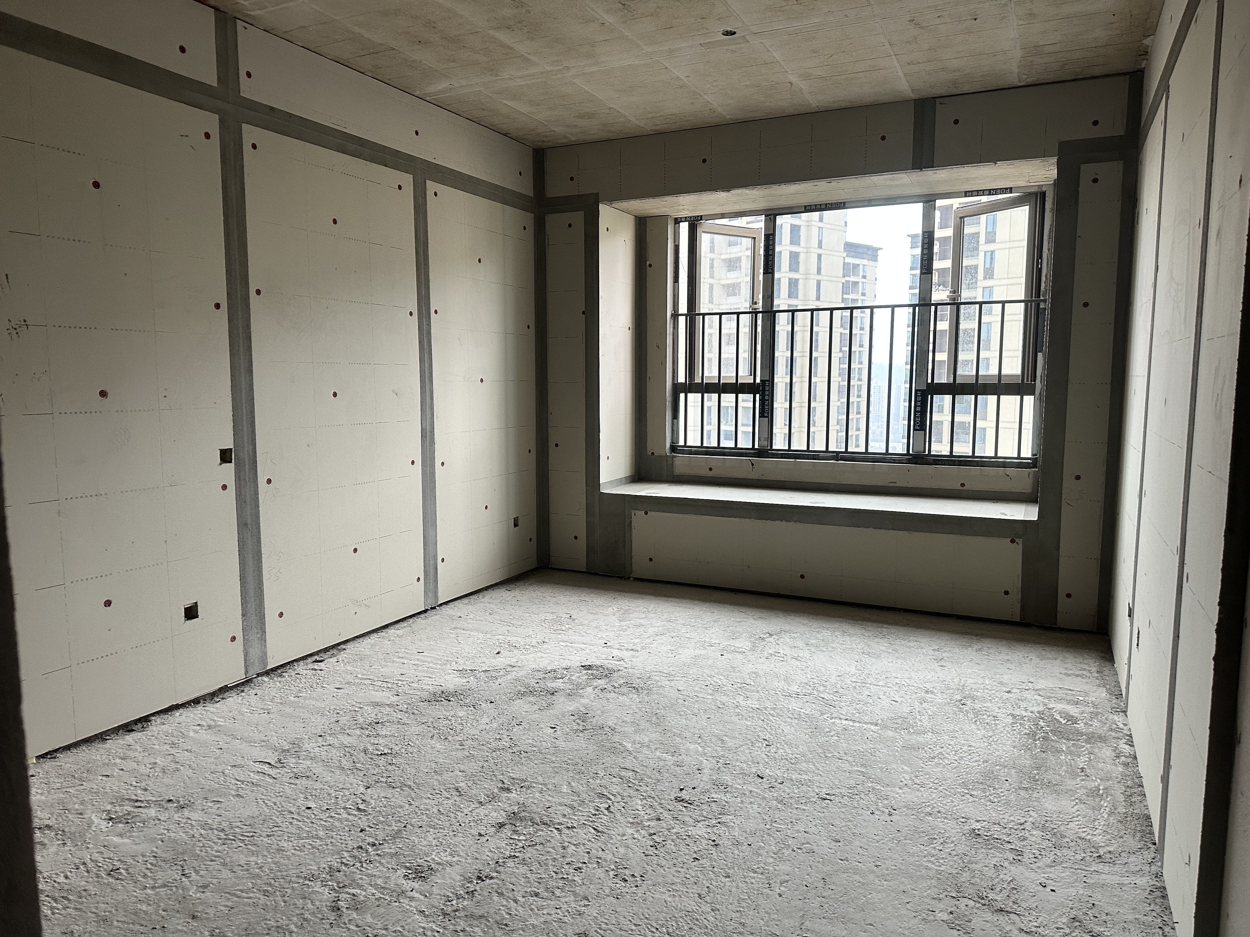 吾悦广场 4室2厅2卫 70.0万 吾悦广场 4室2厅2卫 70.0万客厅