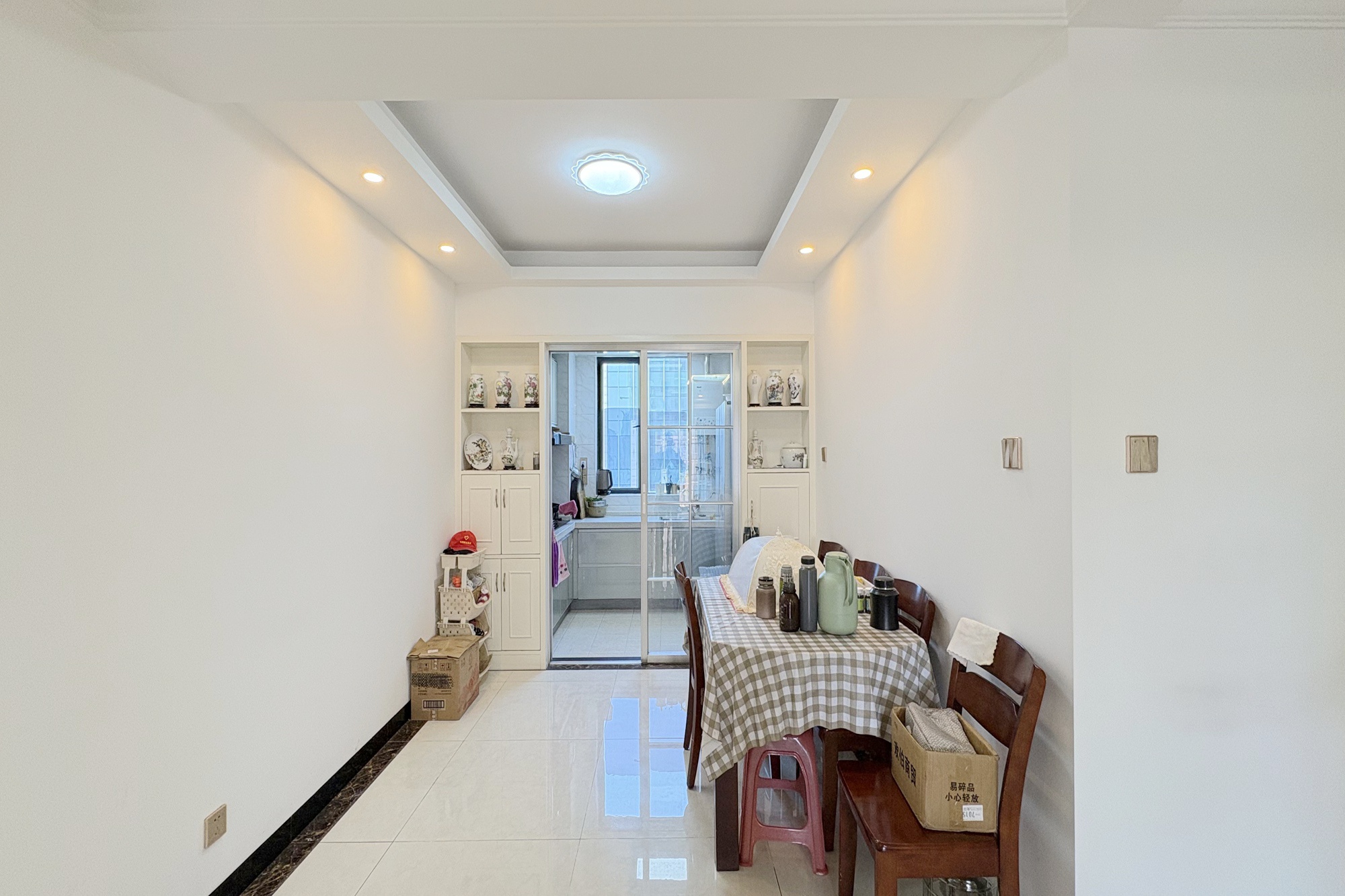 凯通国际城(凯通朝庭)  3室2厅1卫    120.0万 凯通国际城(凯通朝庭)  3室2厅1卫    120.0万客厅