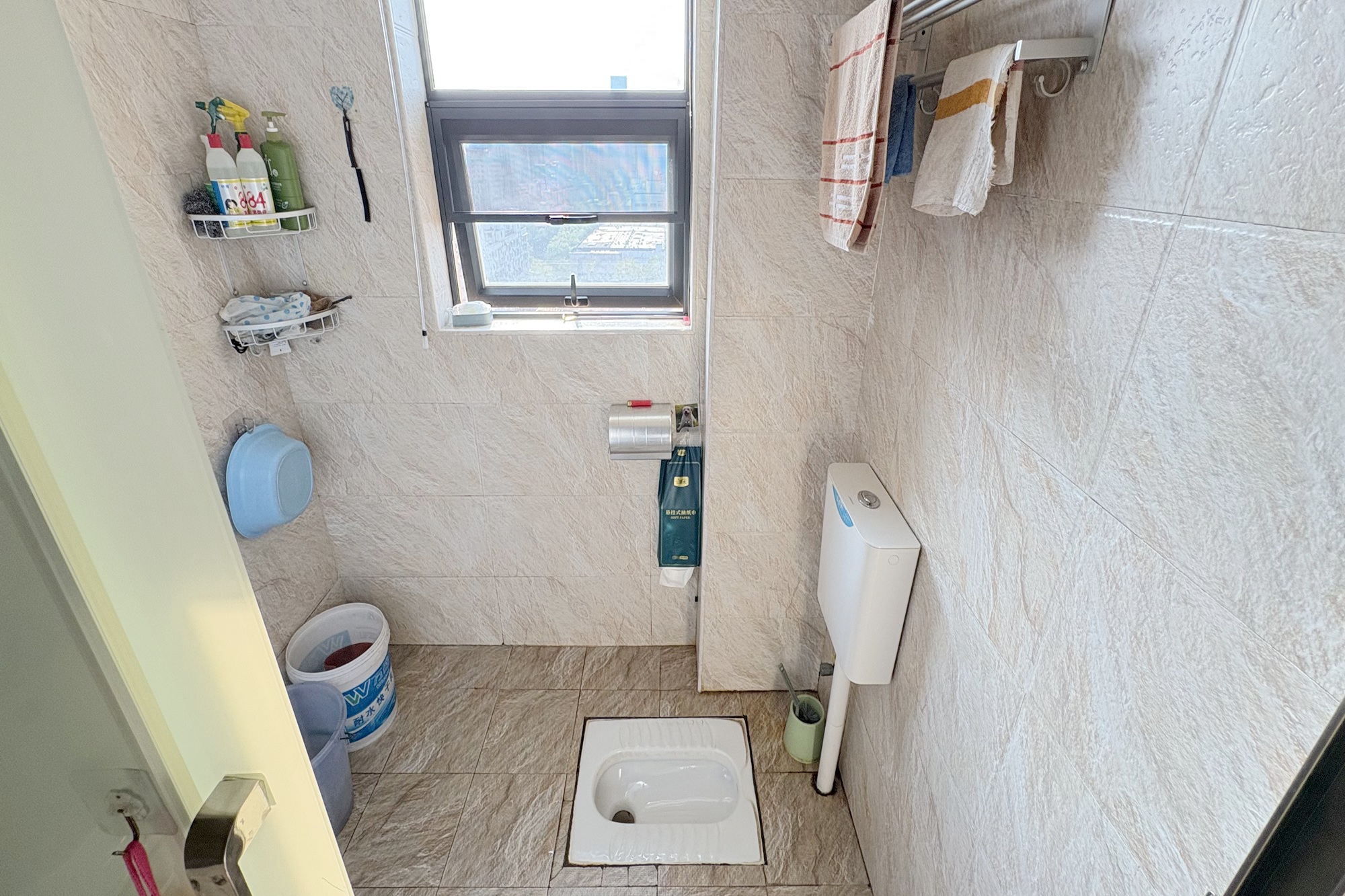 凯通国际城(凯通朝庭)  3室2厅1卫    120.0万 凯通国际城(凯通朝庭)  3室2厅1卫    120.0万卫生间