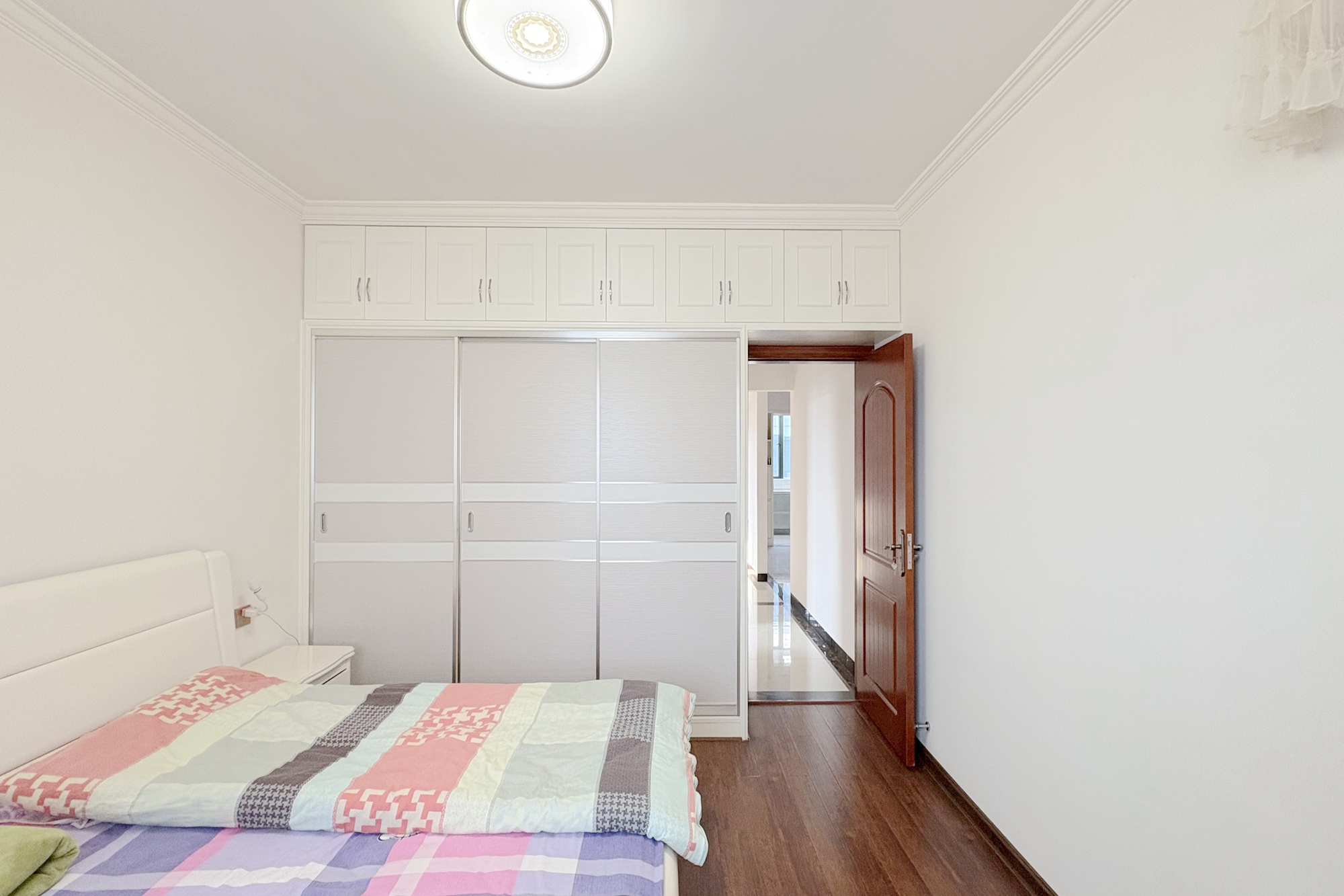 凯通国际城(凯通朝庭)  3室2厅1卫    120.0万 凯通国际城(凯通朝庭)  3室2厅1卫    120.0万卧室