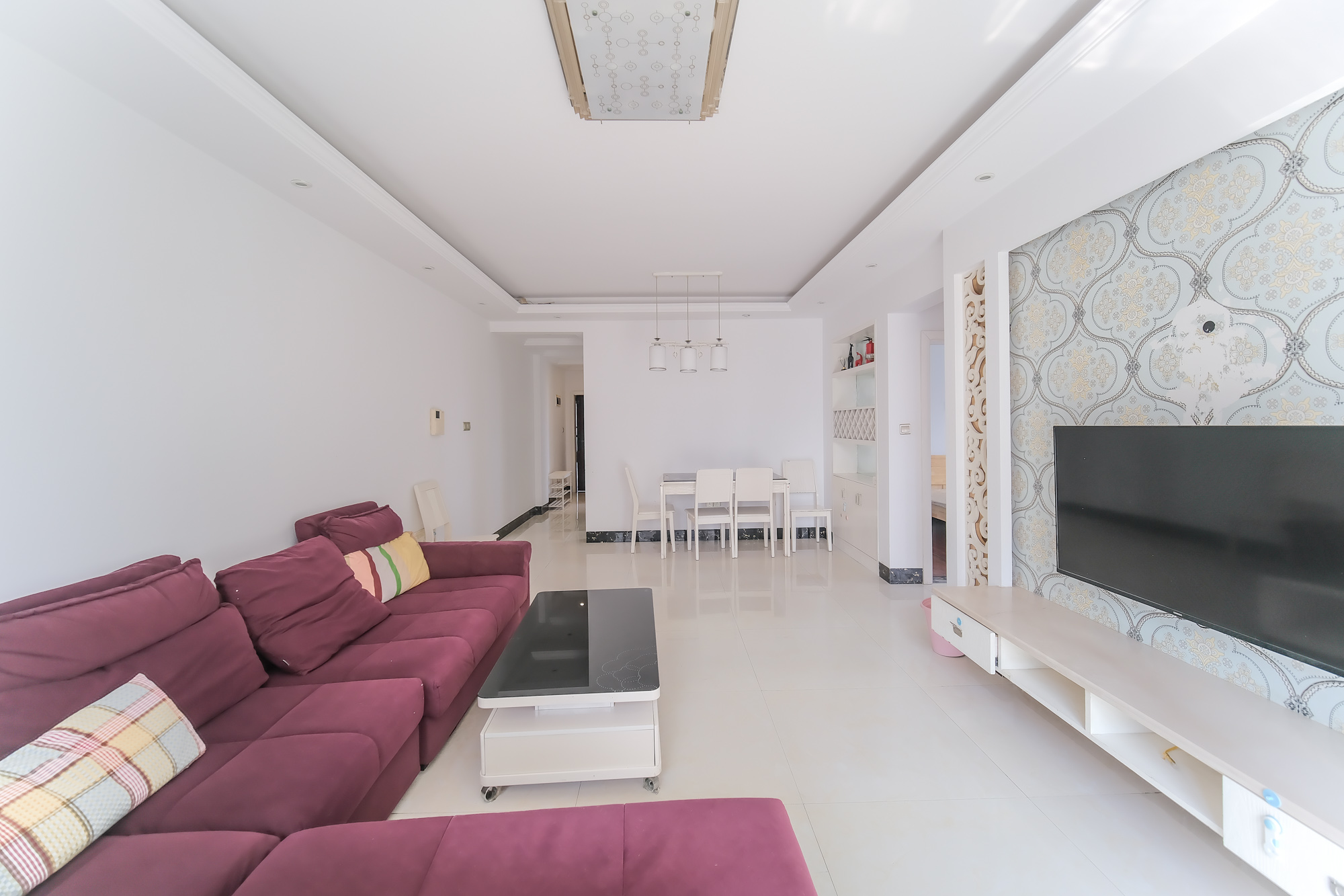 盛地尊域 3室2厅1卫 63.0万 盛地尊域 3室2厅1卫 63.0万客厅