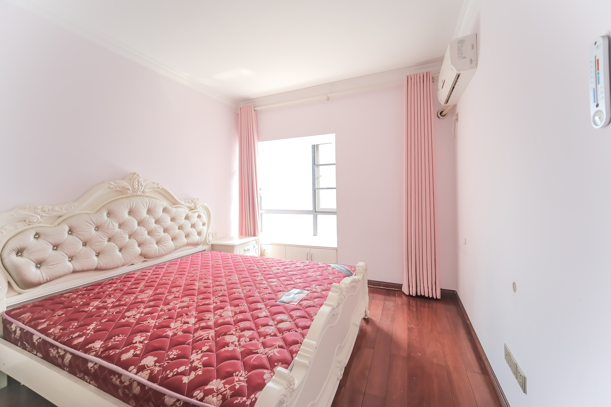 盛地尊域 3室2厅1卫 63.0万 盛地尊域 3室2厅1卫 63.0万卧室