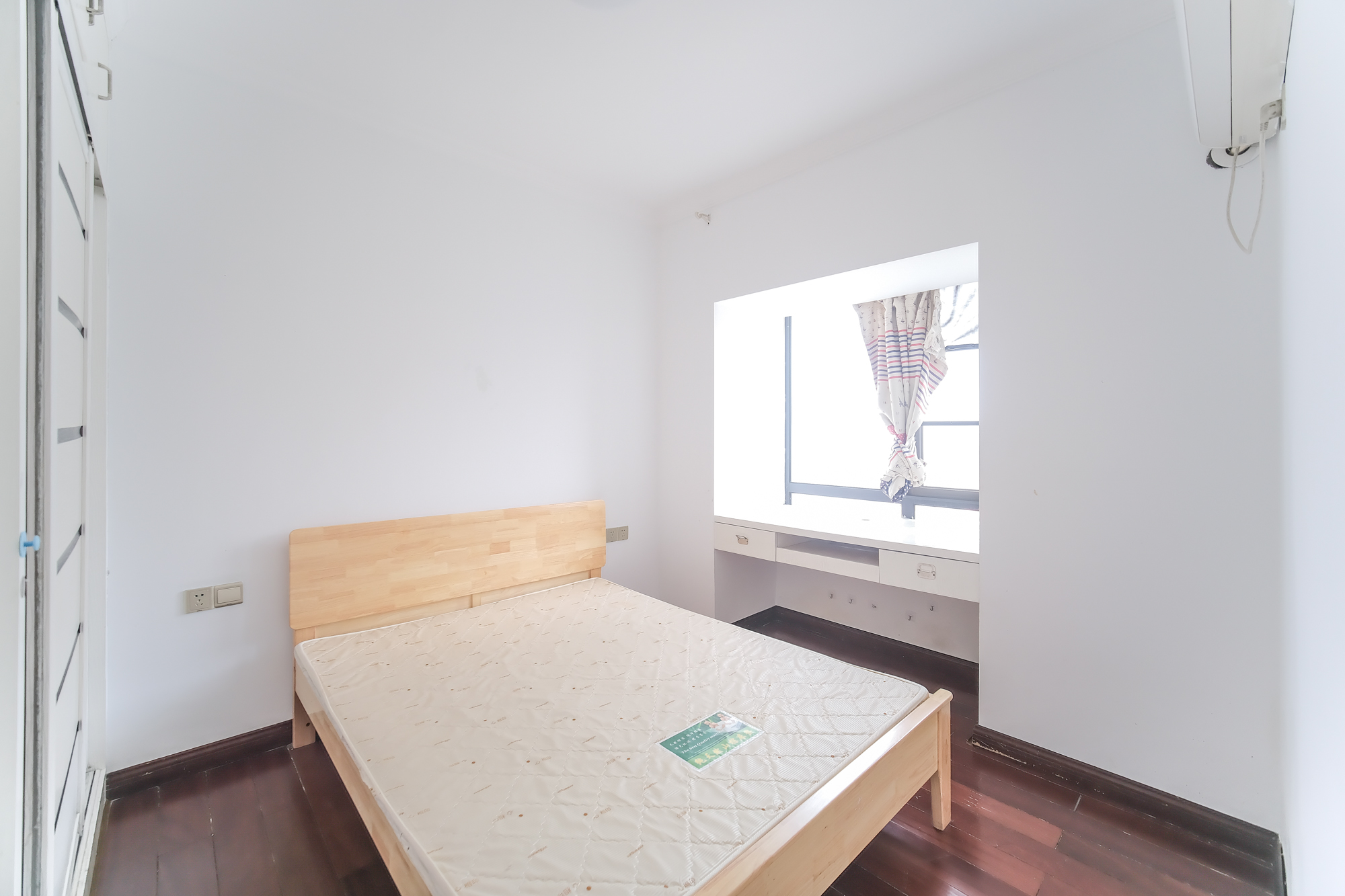 盛地尊域 3室2厅1卫 63.0万 盛地尊域 3室2厅1卫 63.0万卧室