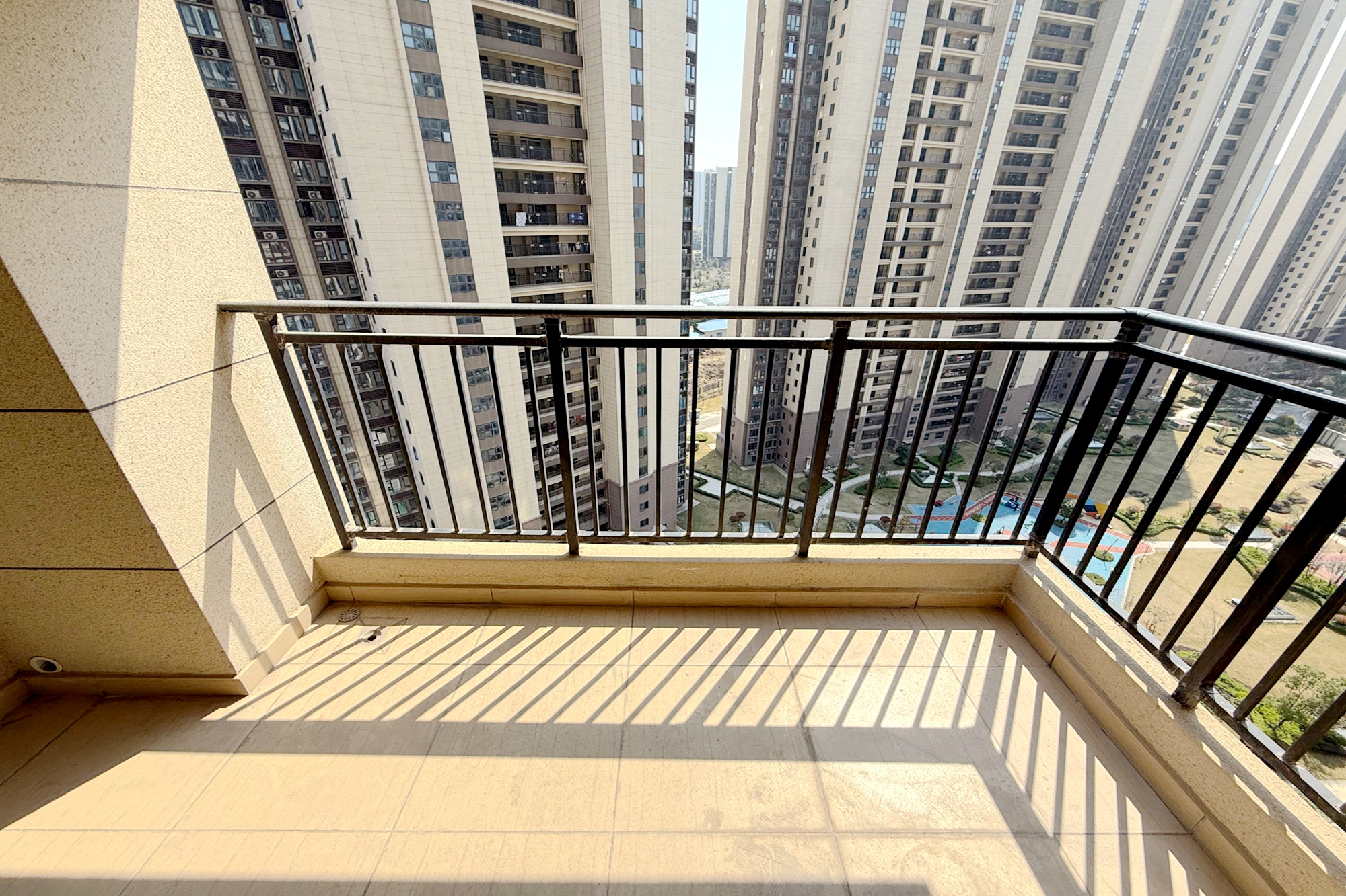 碧桂园培文府锦园  3室2厅2卫    86.6万 碧桂园培文府锦园  3室2厅2卫    86.6万阳台