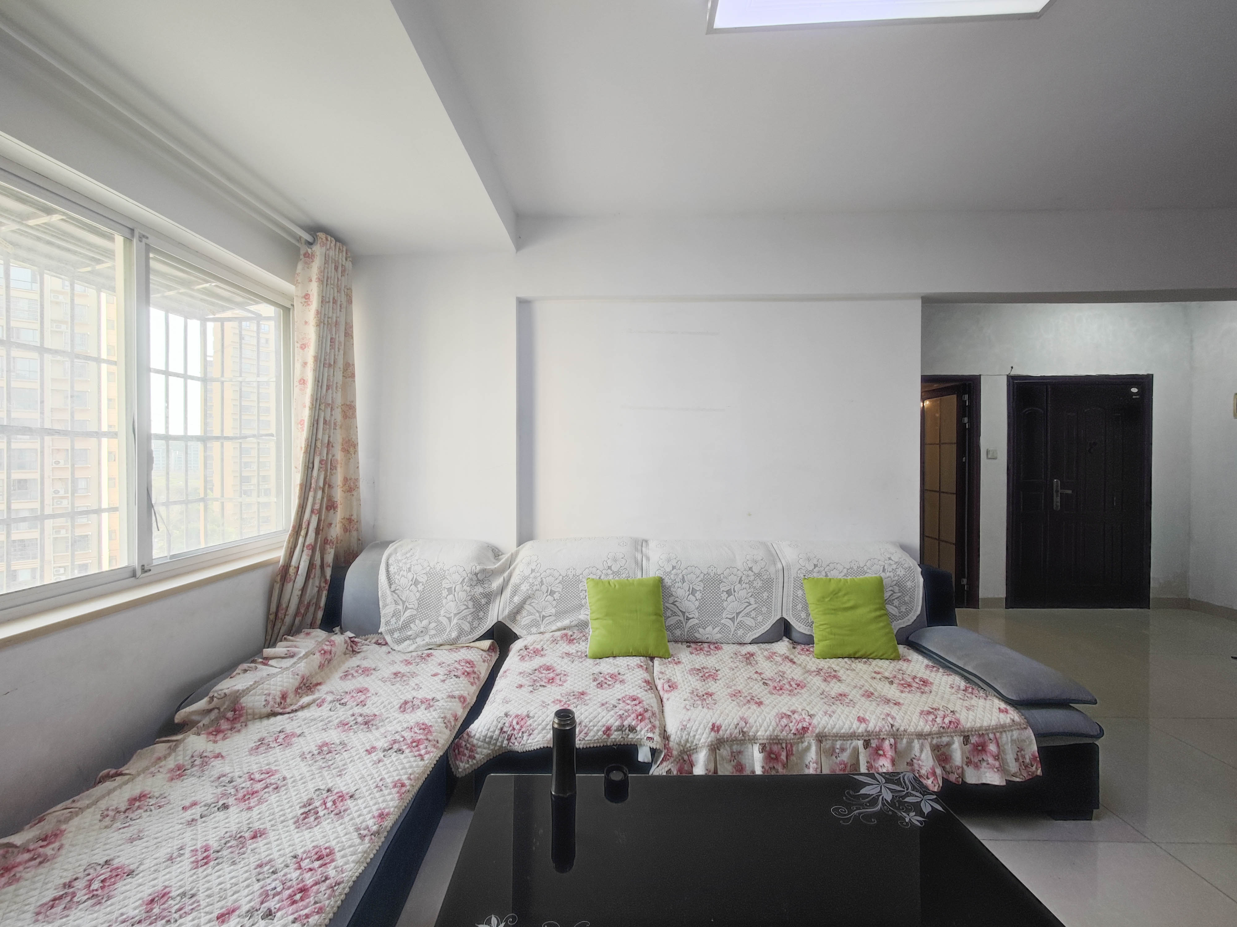 森林公园壹号（森林雅苑）  2室2厅1卫    50.8万客厅