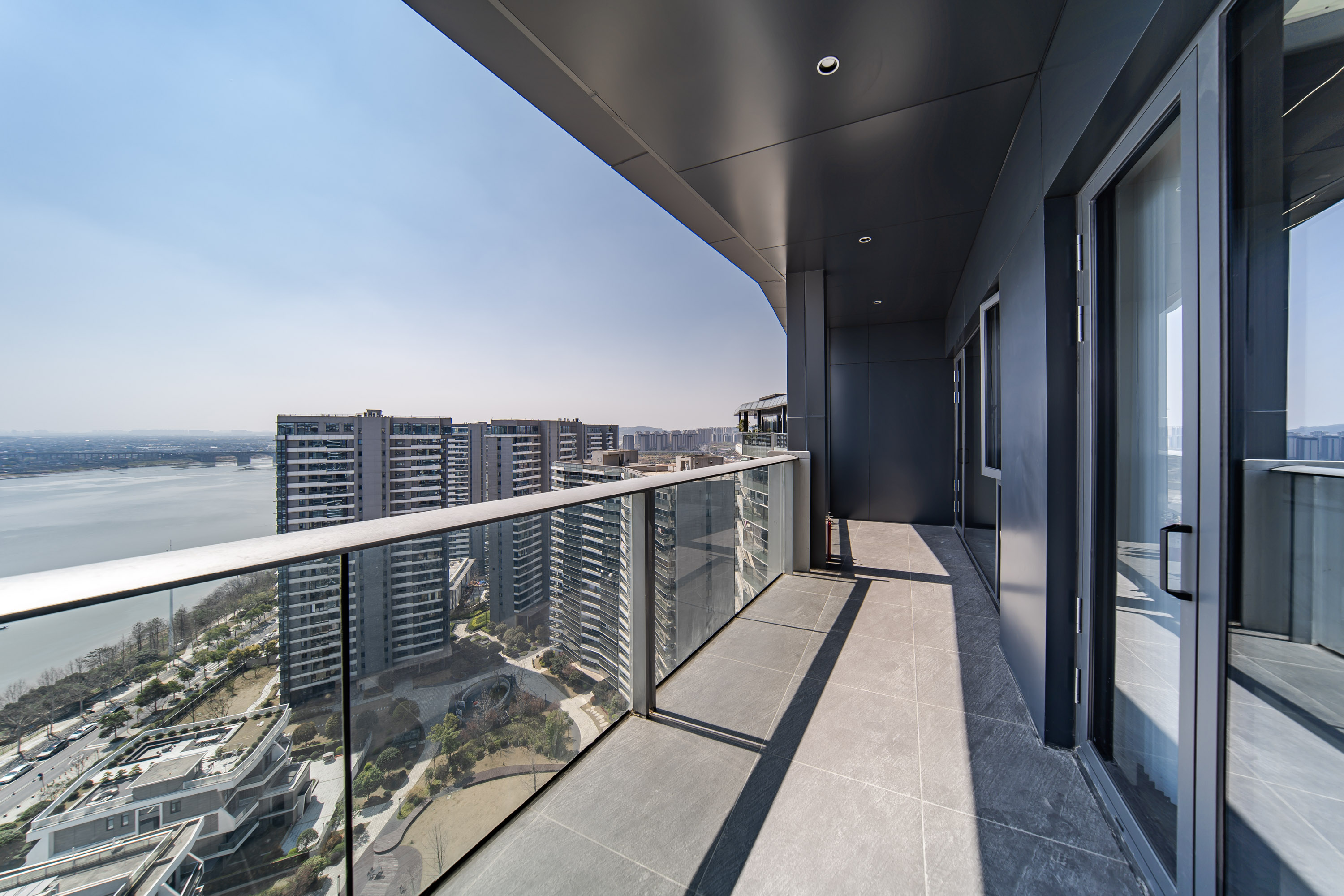 珠江颐德公馆 7室2厅4卫 1380.0万 珠江颐德公馆 7室2厅4卫 1380.0万阳台