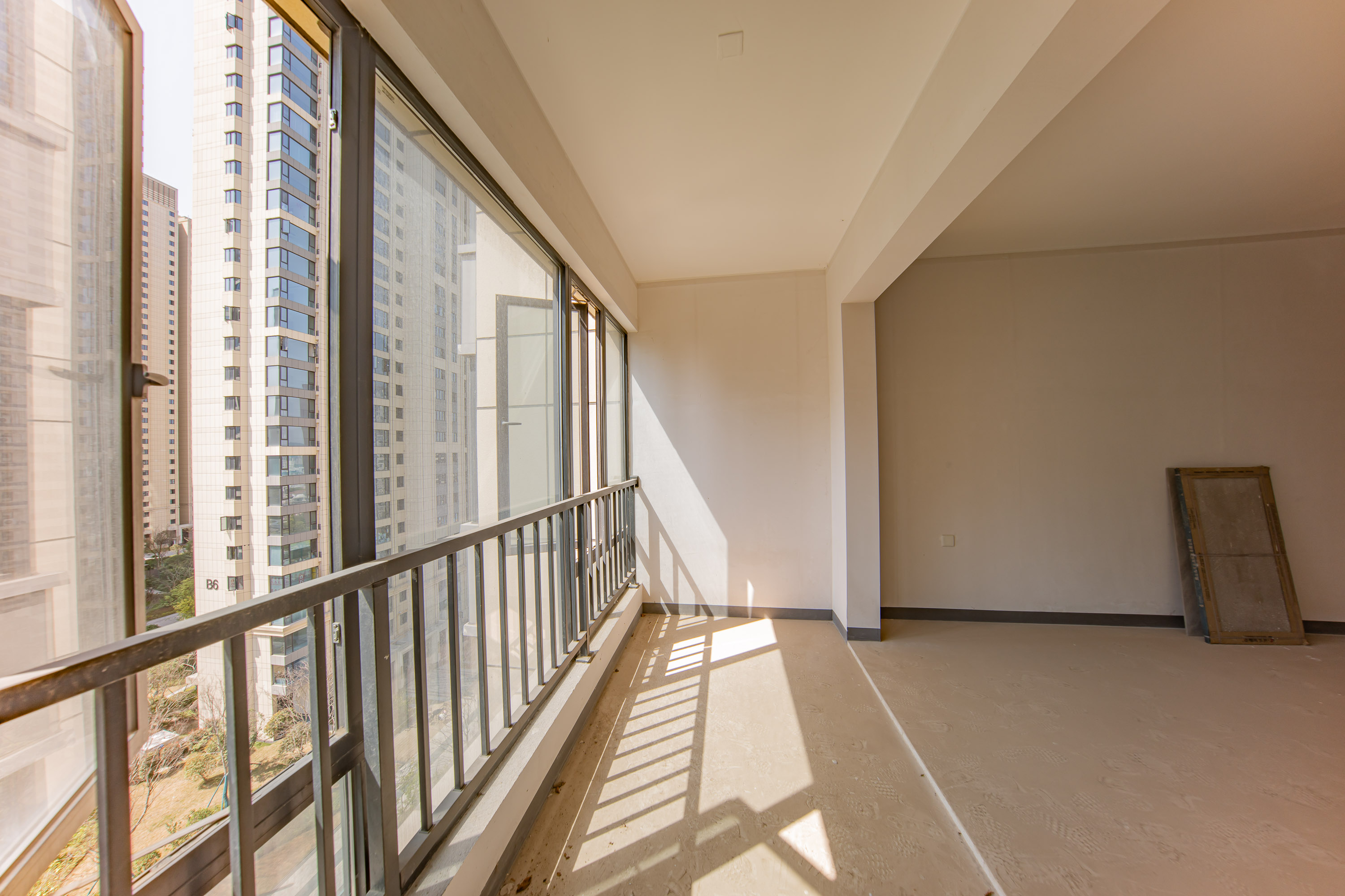 建投象山国际  3室2厅2卫    128.0万 建投象山国际  3室2厅2卫    128.0万阳台