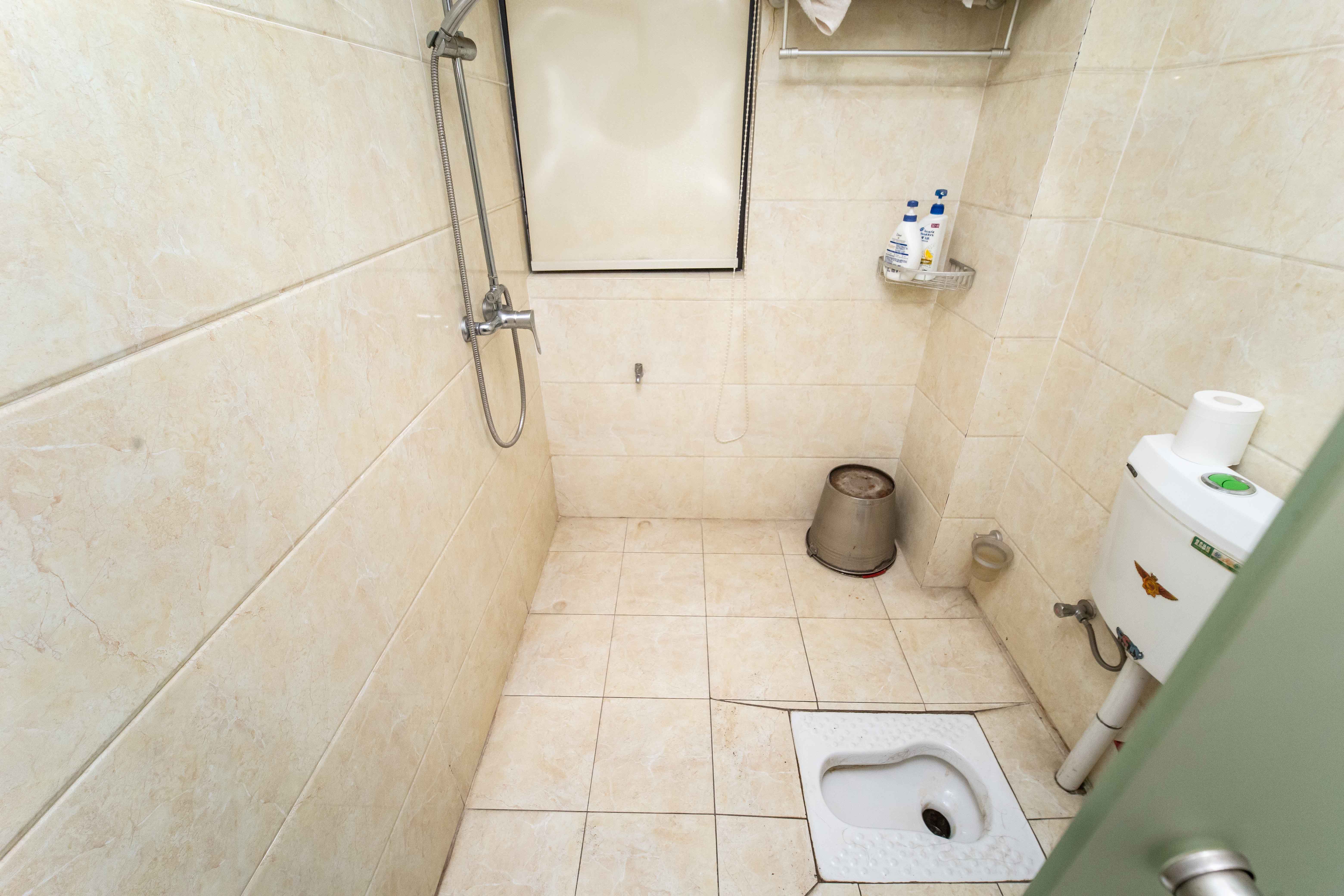 红橡华园(菲莎公馆)  3室2厅2卫    125.0万 红橡华园(菲莎公馆)  3室2厅2卫    125.0万卫生间