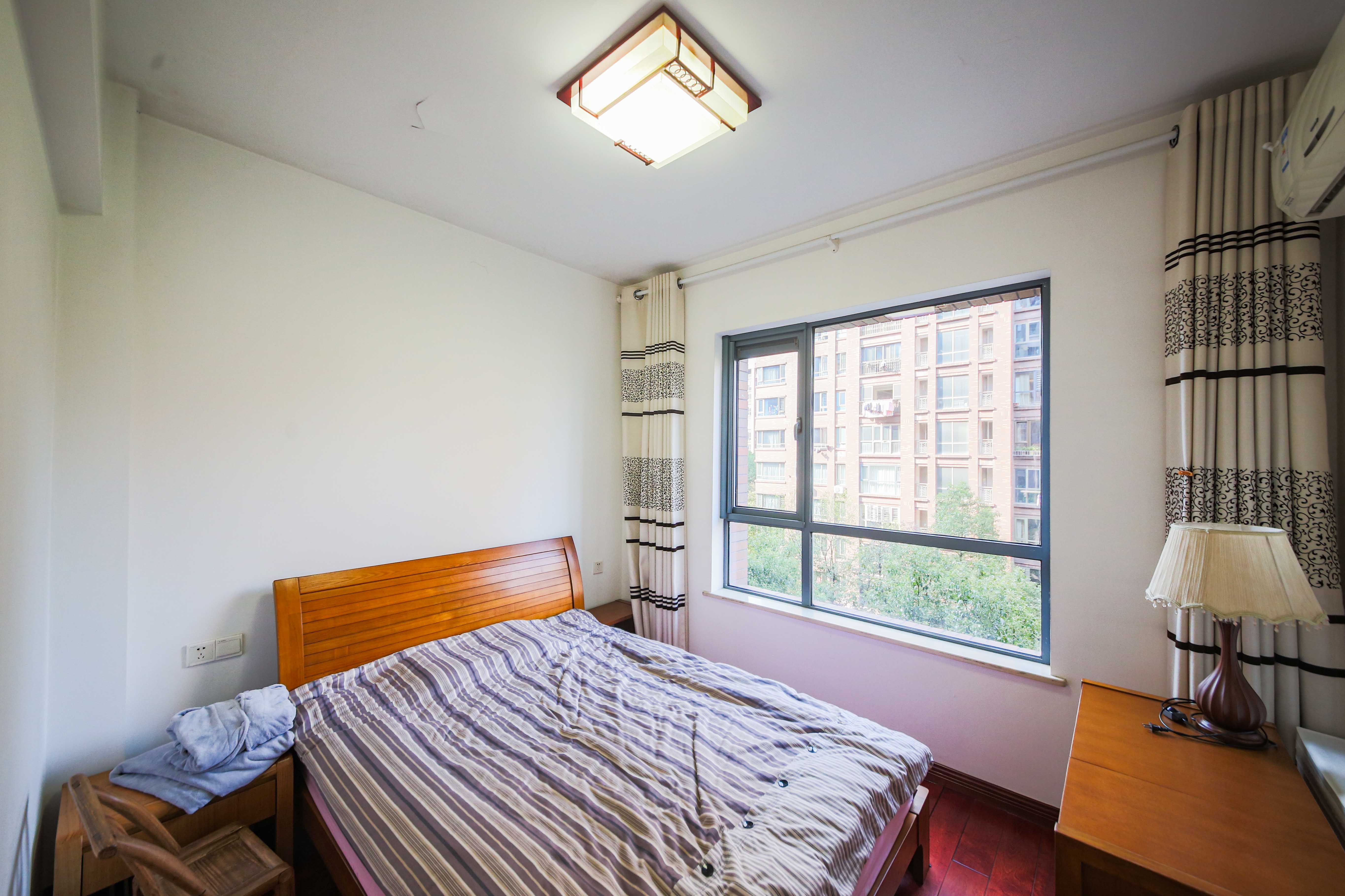 奥林匹克花园 4室2厅2卫 168.8万 奥林匹克花园 4室2厅2卫 168.8万卧室