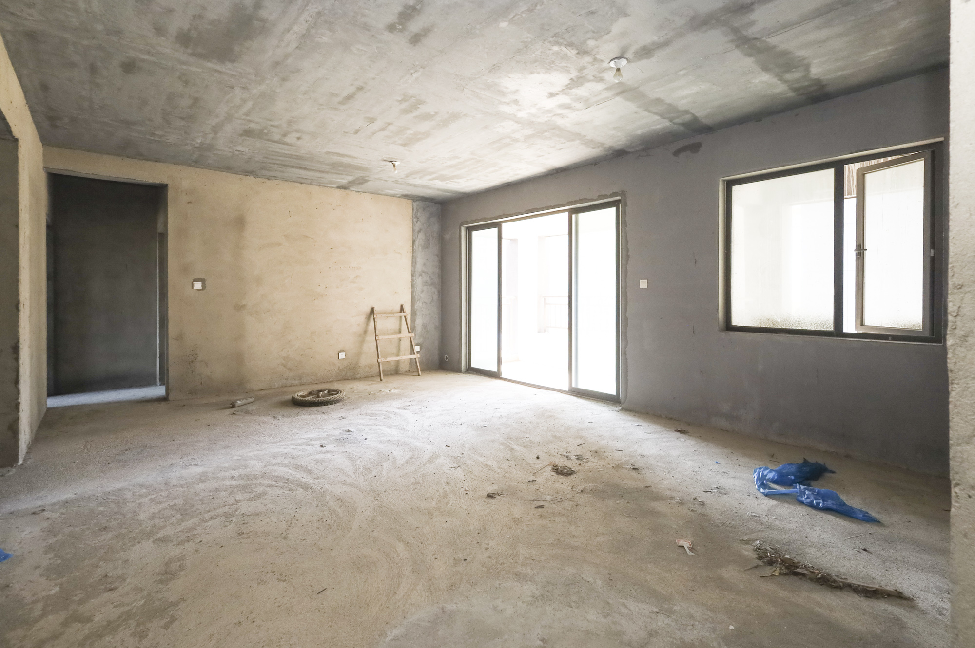 帝辰金缇水郡 4室2厅1卫 76.8万 帝辰金缇水郡 4室2厅1卫 76.8万客厅