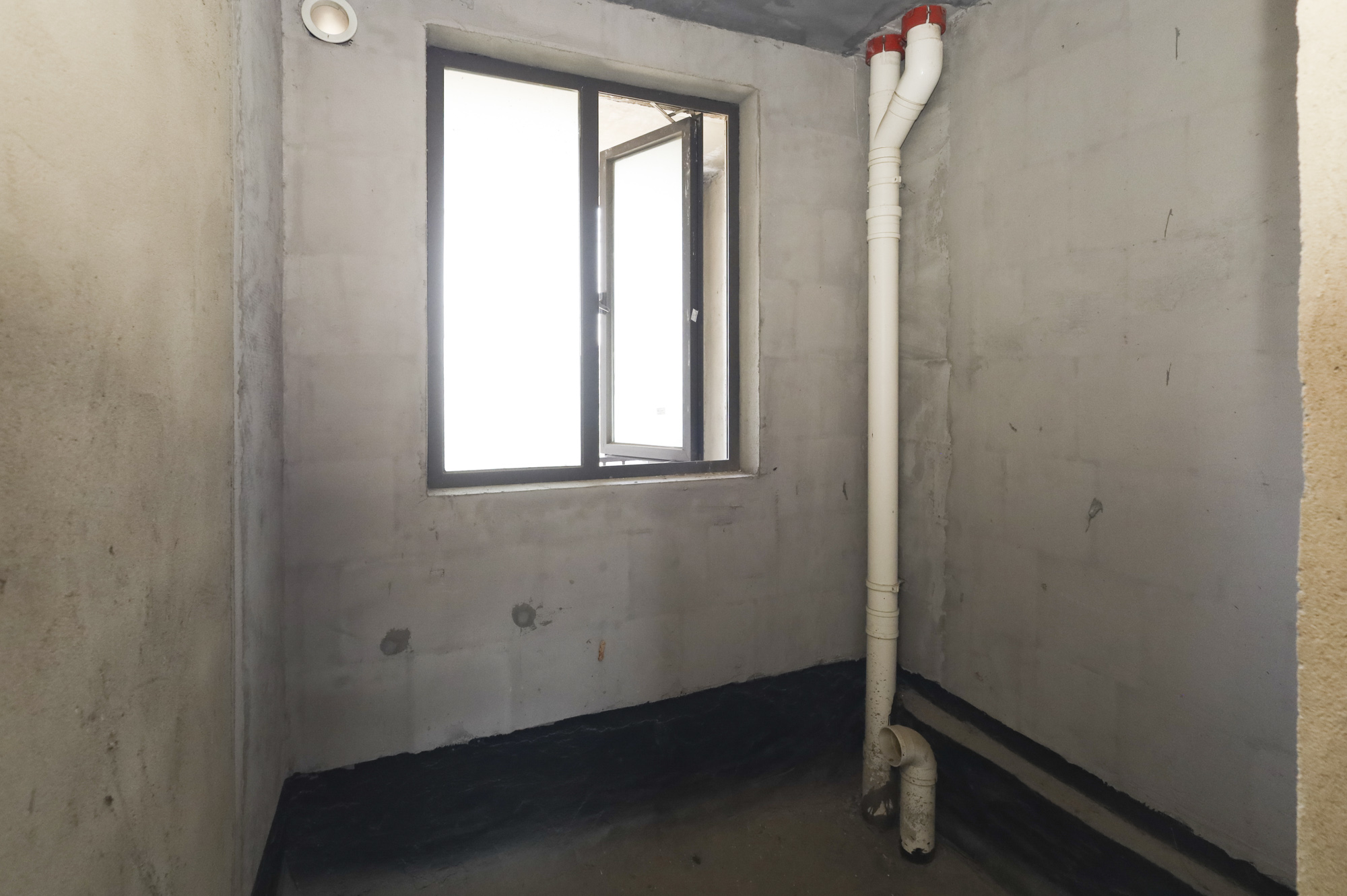 帝辰金缇水郡 4室2厅1卫 76.8万 帝辰金缇水郡 4室2厅1卫 76.8万卫生间