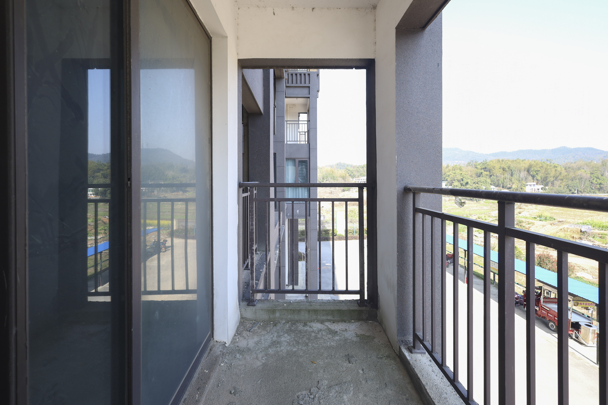 帝辰金缇水郡 4室2厅1卫 76.8万 帝辰金缇水郡 4室2厅1卫 76.8万阳台