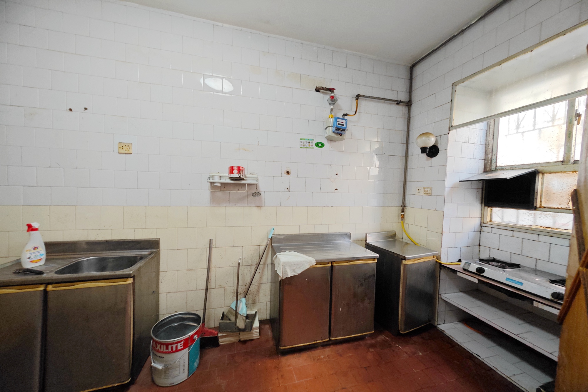 东塘电信宿舍  3室2厅1卫    69.0万 东塘电信宿舍  3室2厅1卫    69.0万厨房