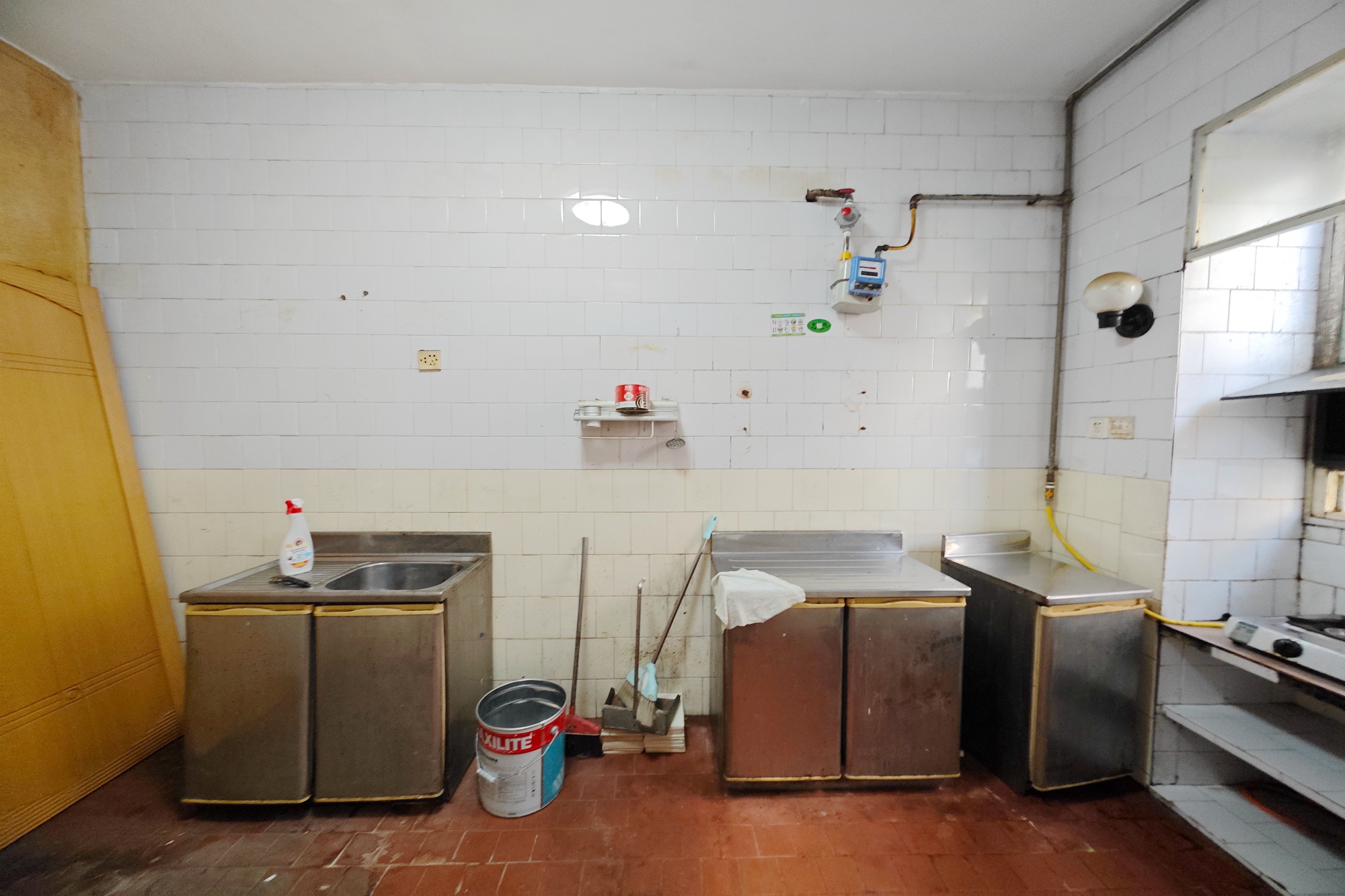 东塘电信宿舍  3室2厅1卫    69.0万 东塘电信宿舍  3室2厅1卫    69.0万厨房