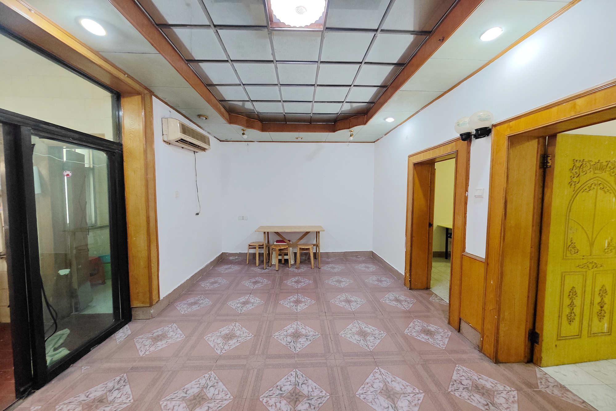 东塘电信宿舍  3室2厅1卫    69.0万 东塘电信宿舍  3室2厅1卫    69.0万客厅