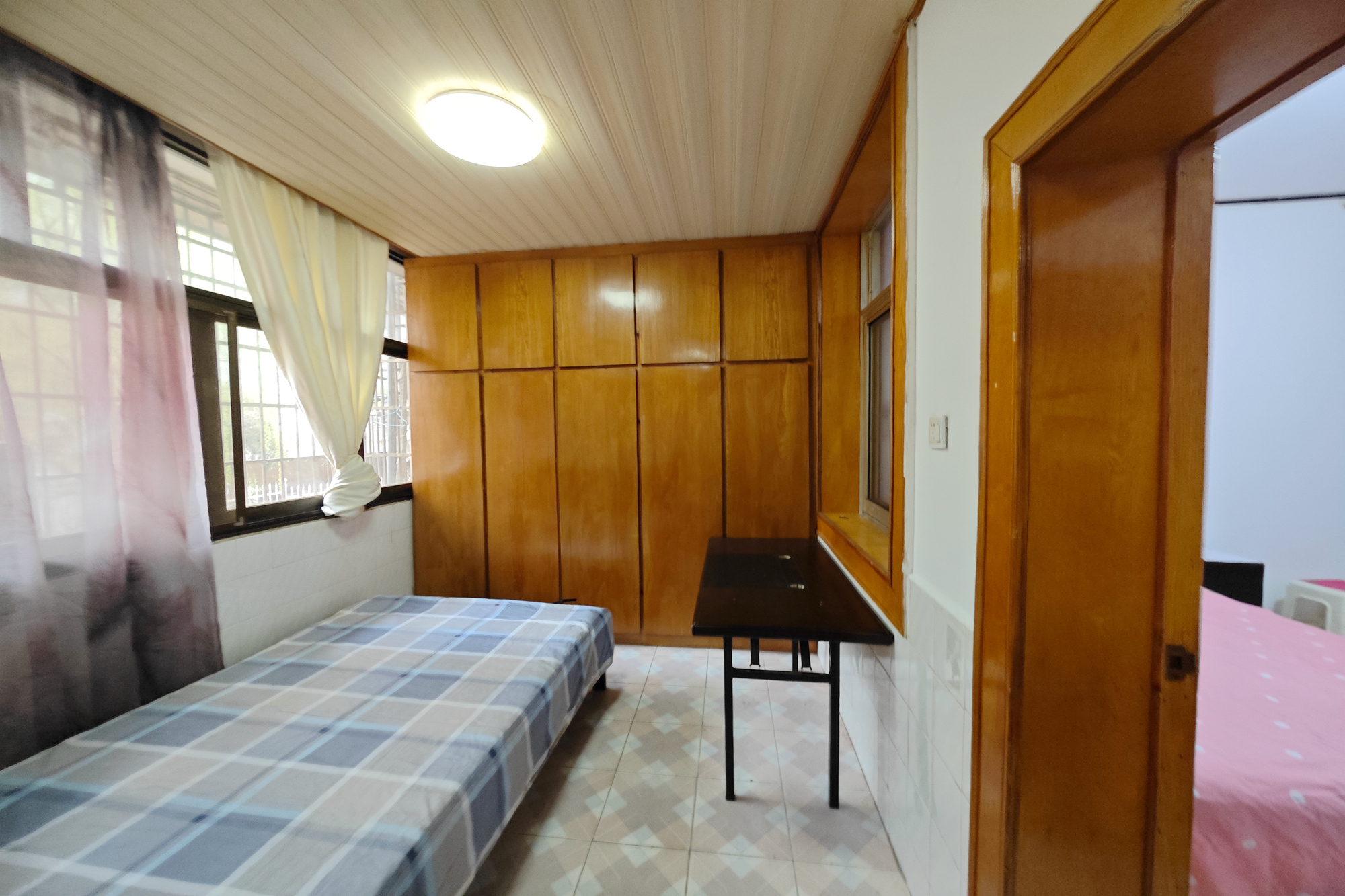 东塘电信宿舍  3室2厅1卫    69.0万 东塘电信宿舍  3室2厅1卫    69.0万卧室