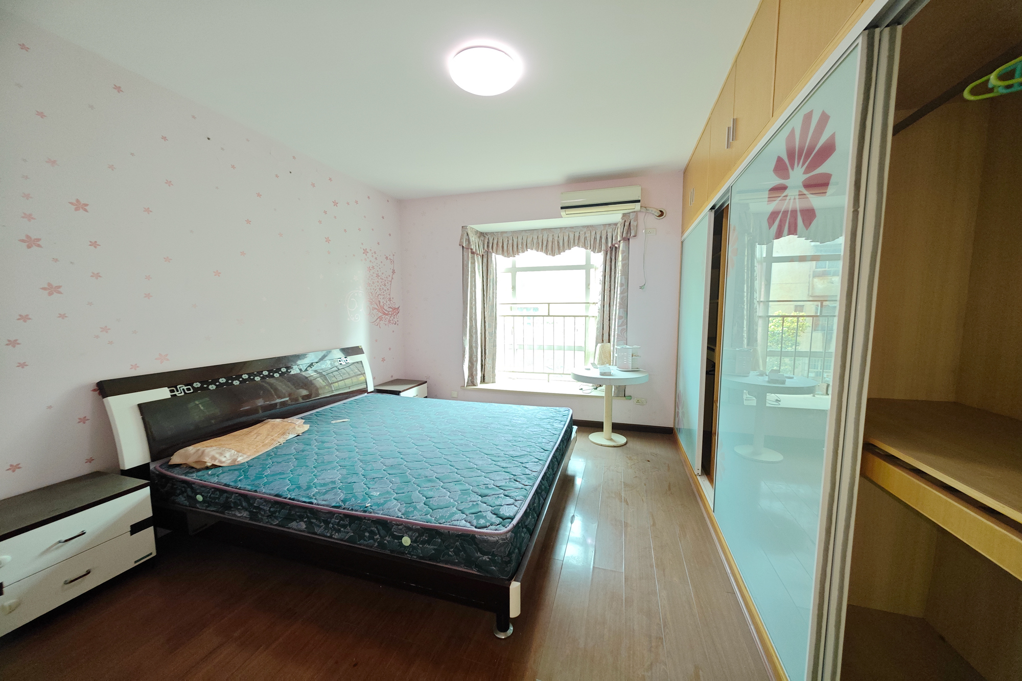 名都凯旋城  3室2厅2卫    81.8万 名都凯旋城  3室2厅2卫    81.8万卧室