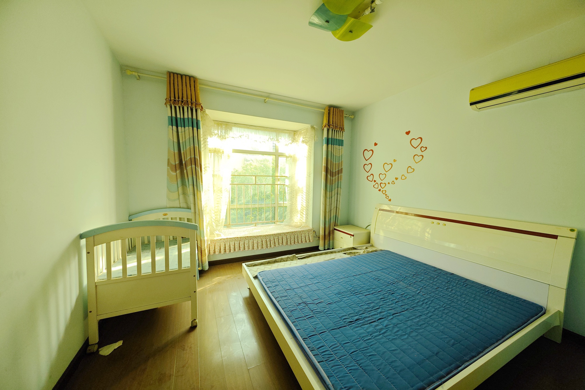 名都凯旋城  3室2厅2卫    81.8万 名都凯旋城  3室2厅2卫    81.8万卧室