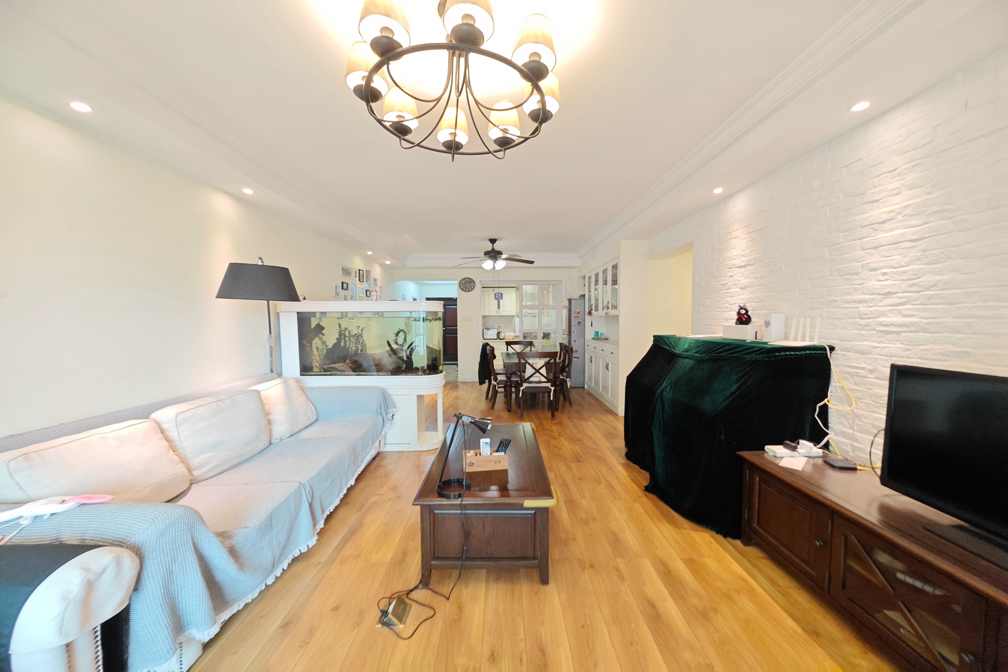 新城新世界一二三期  3室2厅2卫    130.0万 新城新世界一二三期  3室2厅2卫    130.0万