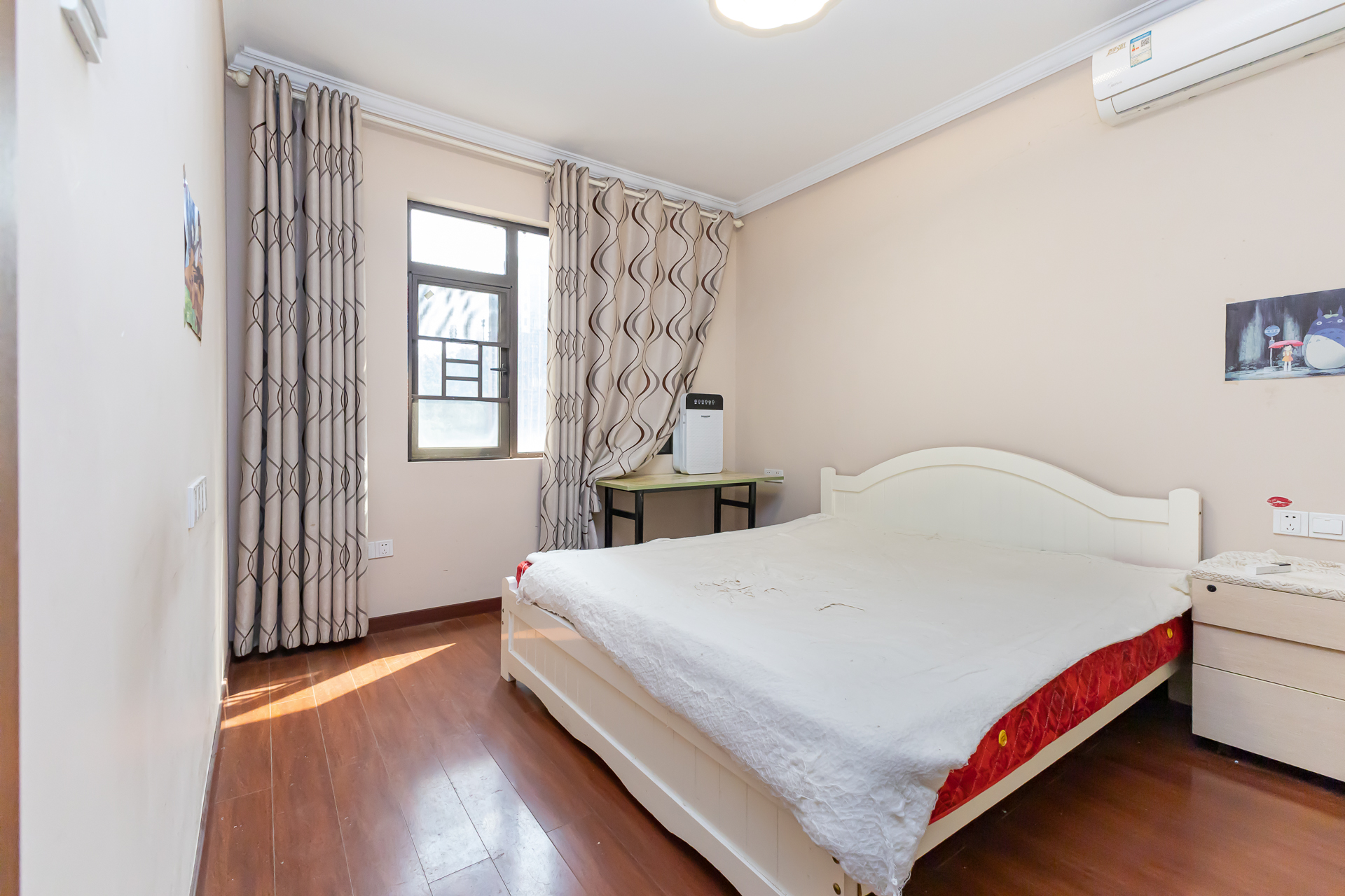 乾源国际 3室2厅1卫 65.0万 乾源国际 3室2厅1卫 65.0万卧室