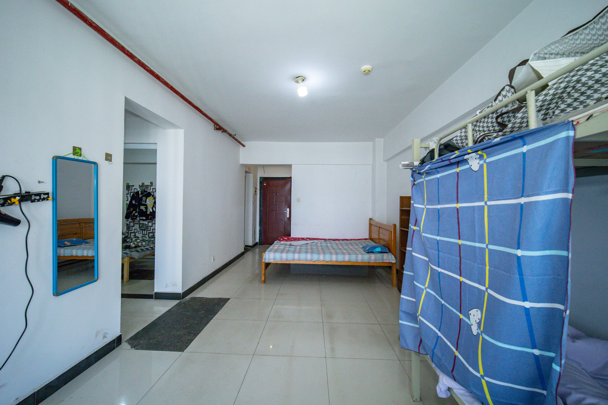 新长海广场  2室2厅1卫    35.8万 新长海广场  2室2厅1卫    35.8万客厅