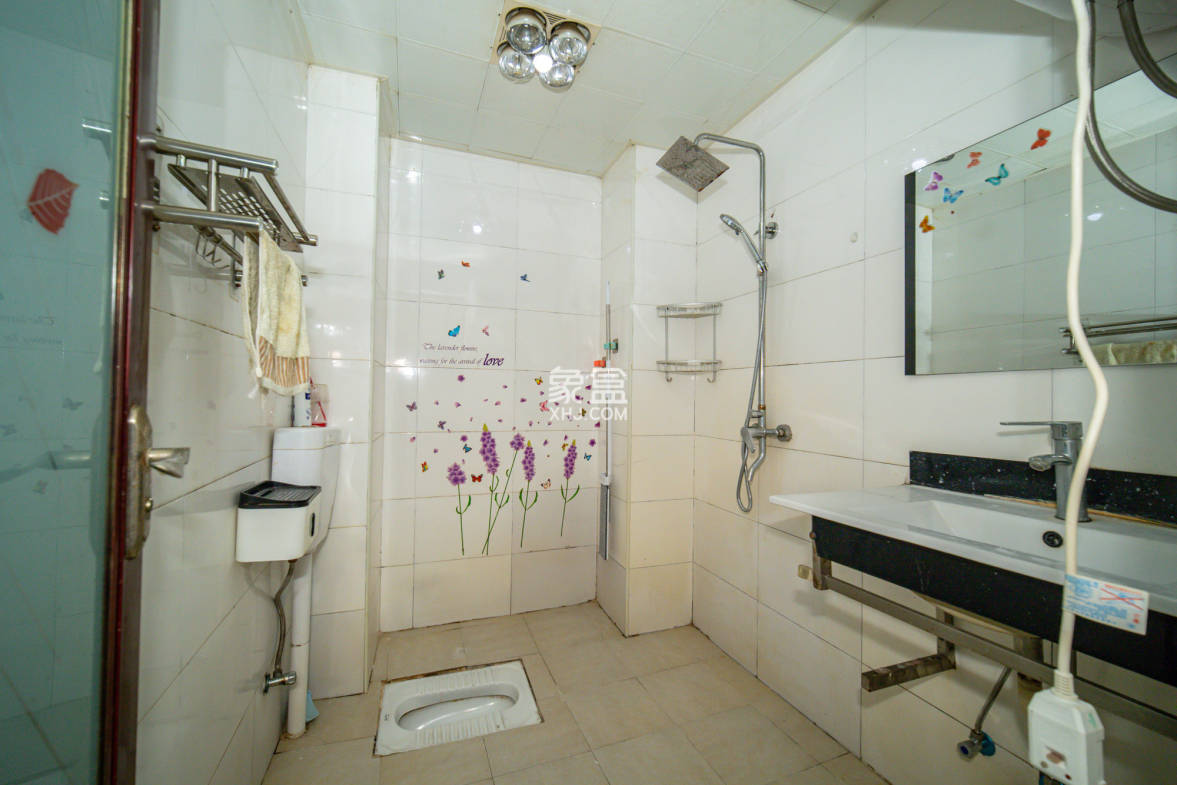 蝴蝶谷 1室1厅1卫 20.0万 蝴蝶谷 1室1厅1卫 20.0万卫生间