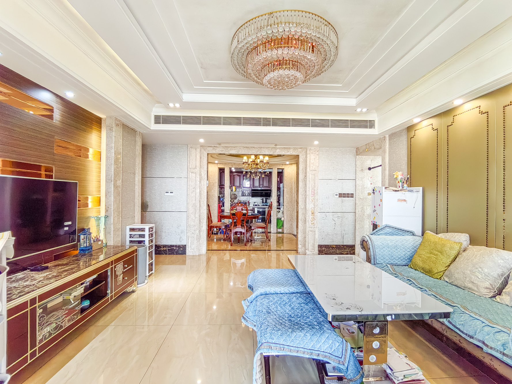 松雅湖金岸 4室2厅2卫 140.0万 松雅湖金岸 4室2厅2卫 140.0万客厅