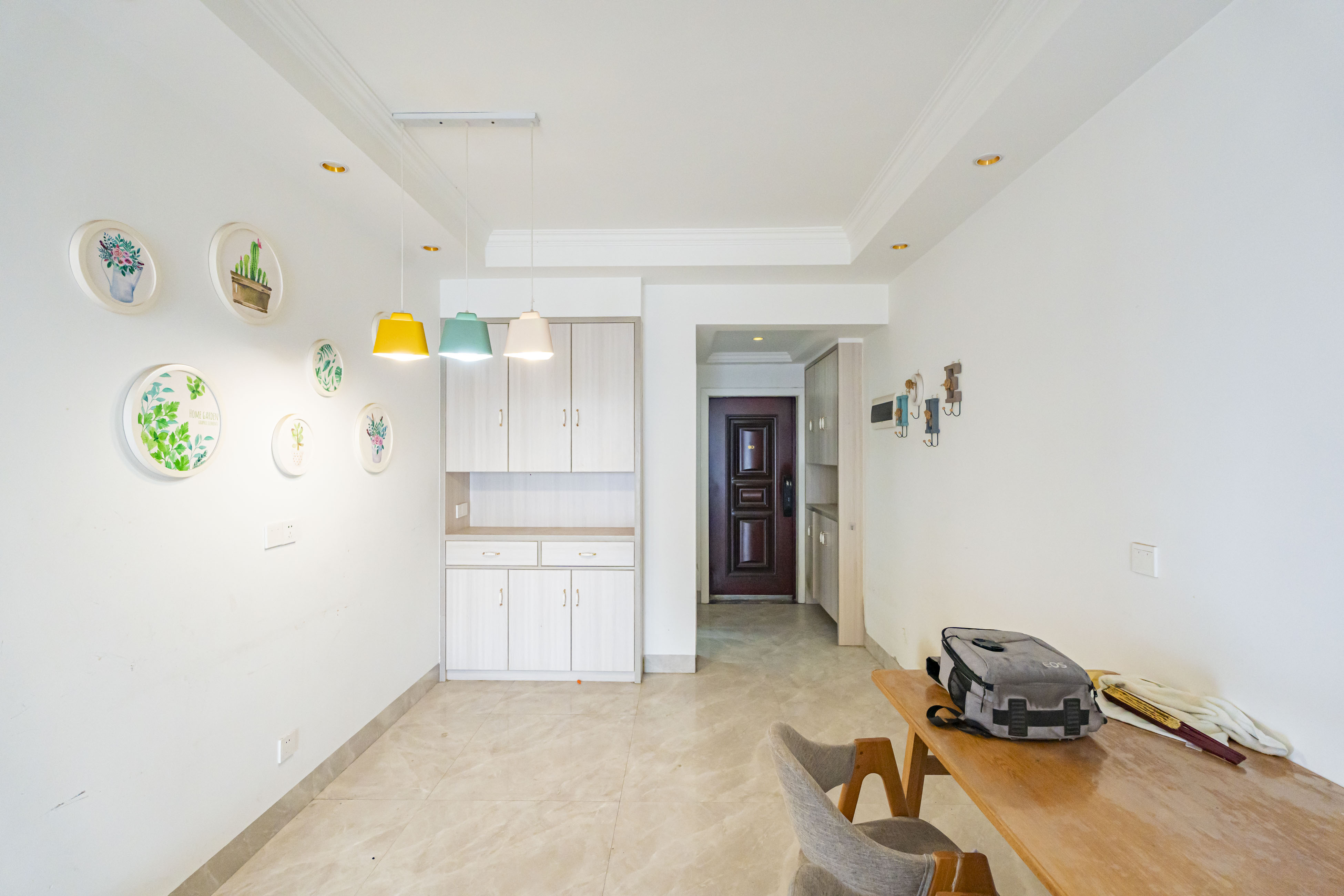 上园商住小区  3室2厅1卫    93.0万 上园商住小区  3室2厅1卫    93.0万客厅