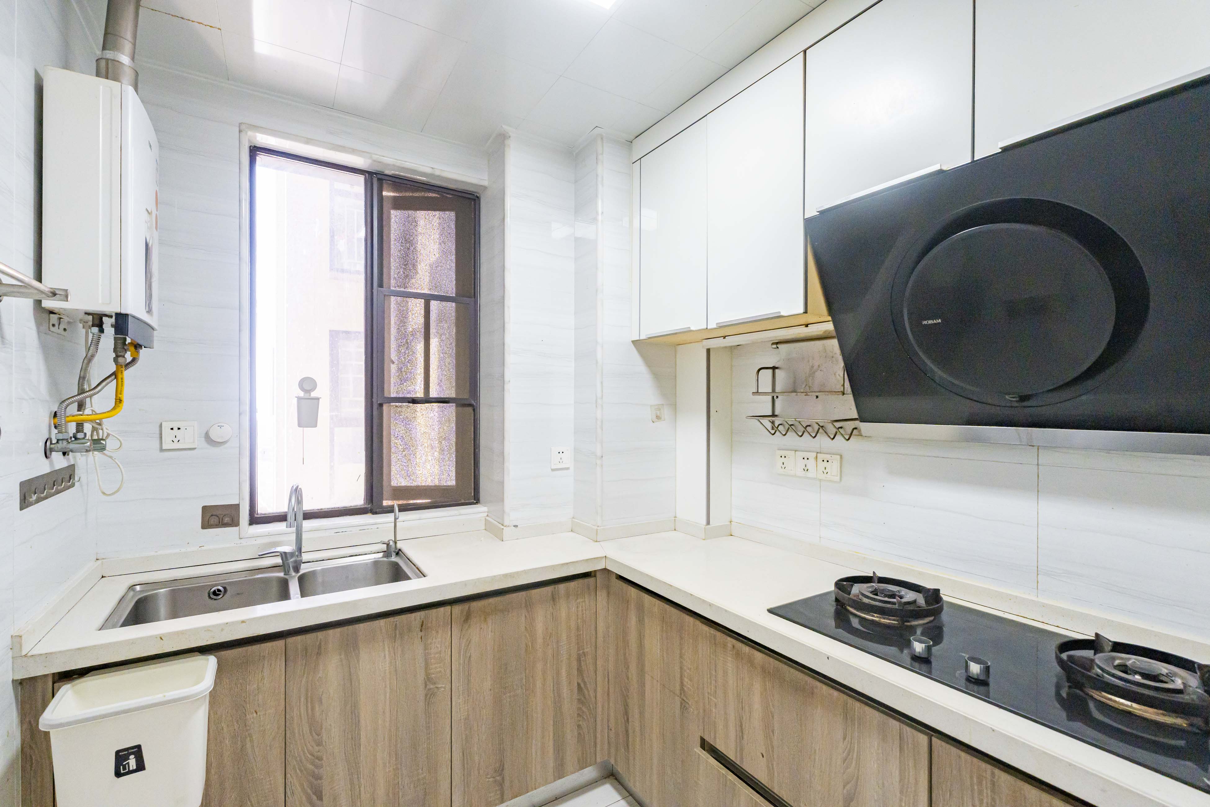 上园商住小区  3室2厅1卫    93.0万 上园商住小区  3室2厅1卫    93.0万厨房