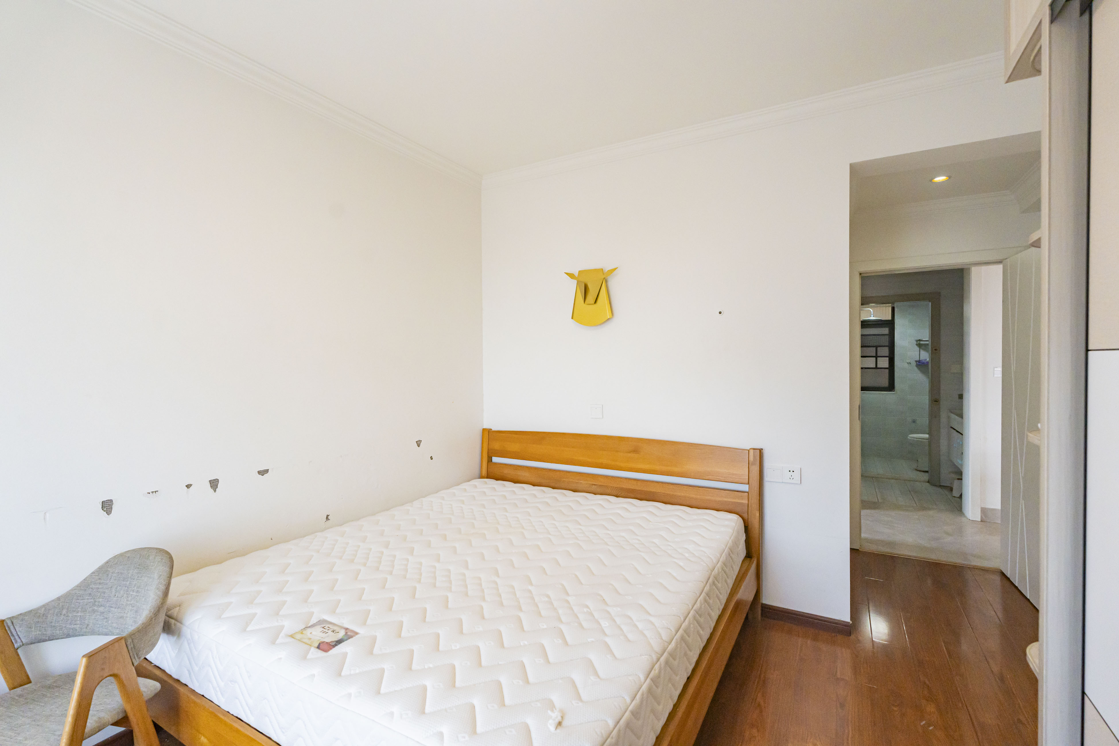 上园商住小区  3室2厅1卫    93.0万 上园商住小区  3室2厅1卫    93.0万卧室