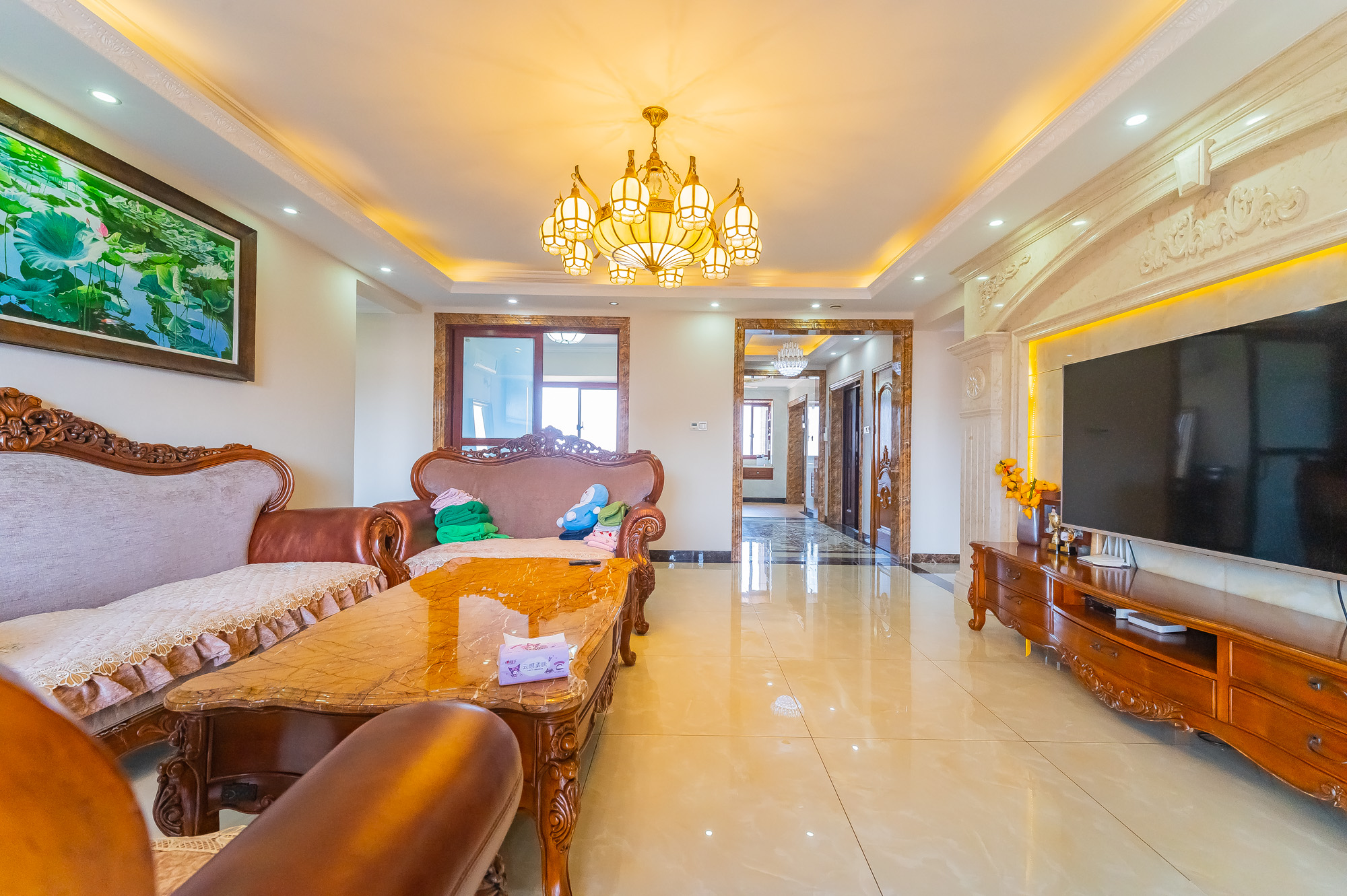 华润凤凰城三期 5室2厅3卫 185.0万 华润凤凰城三期 5室2厅3卫 185.0万客厅