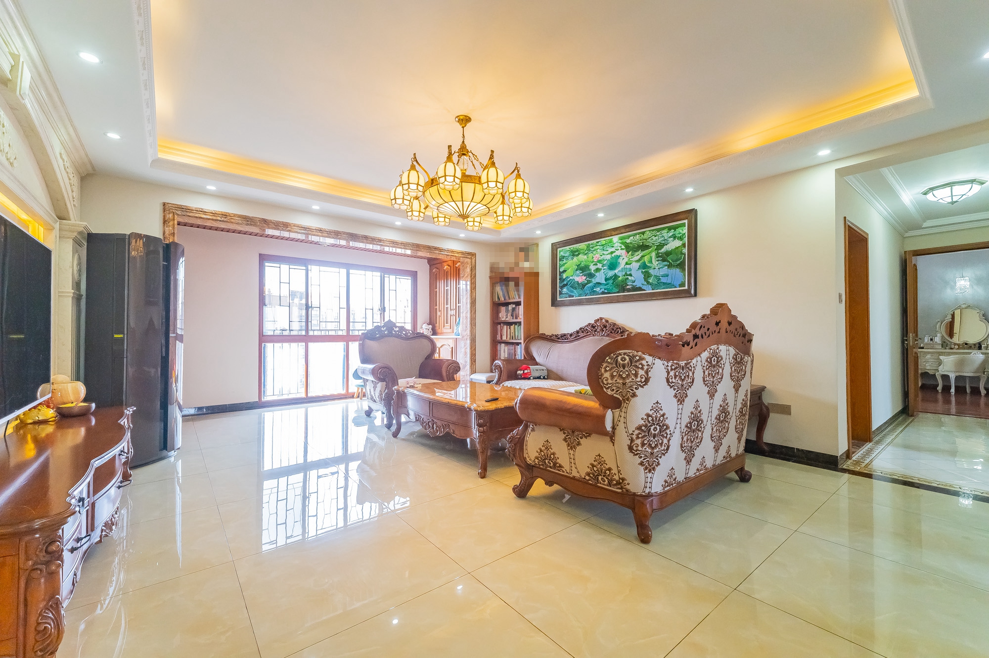 华润凤凰城三期 5室2厅3卫 185.0万 华润凤凰城三期 5室2厅3卫 185.0万客厅