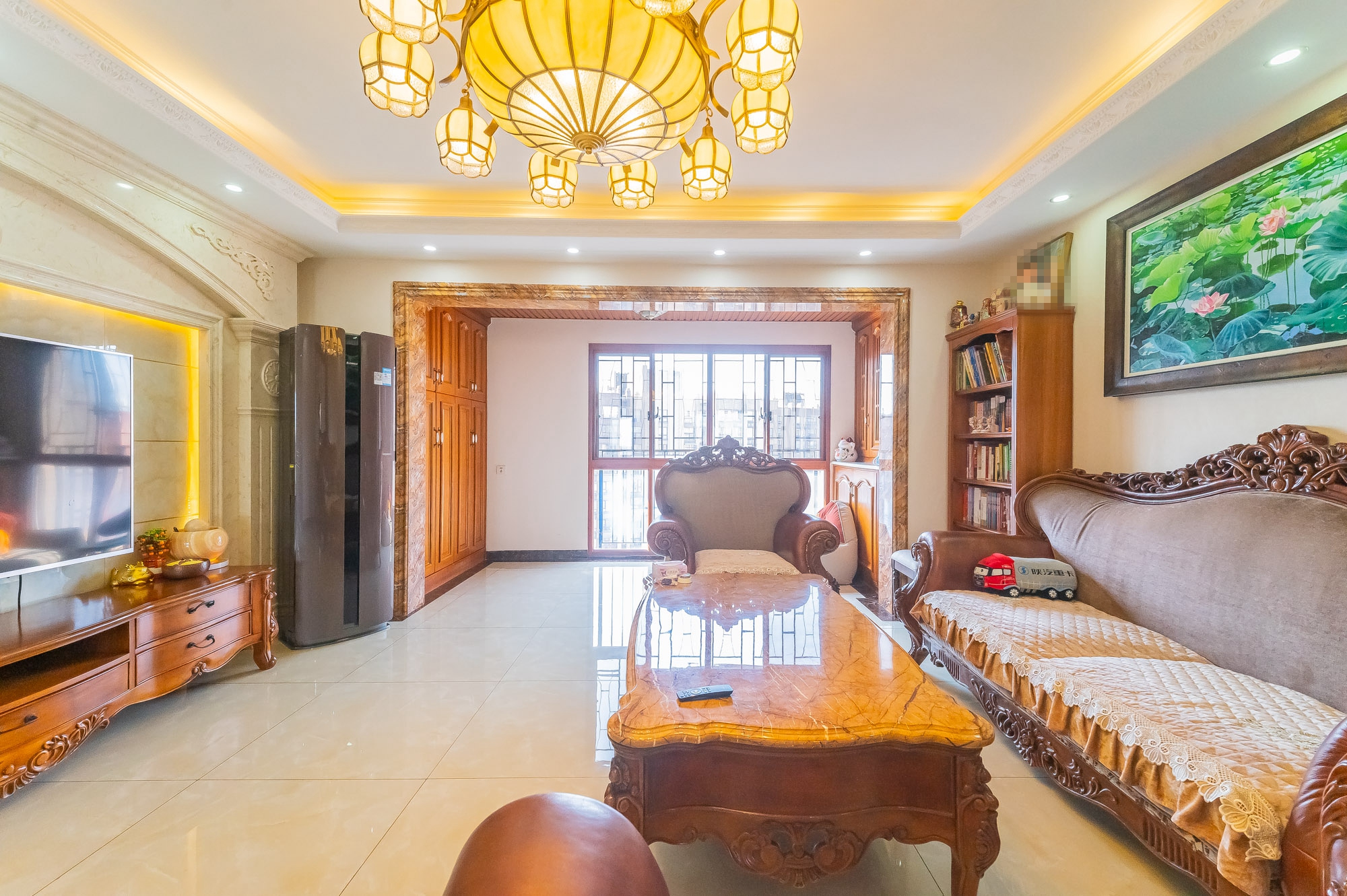 华润凤凰城三期 5室2厅3卫 185.0万 华润凤凰城三期 5室2厅3卫 185.0万客厅