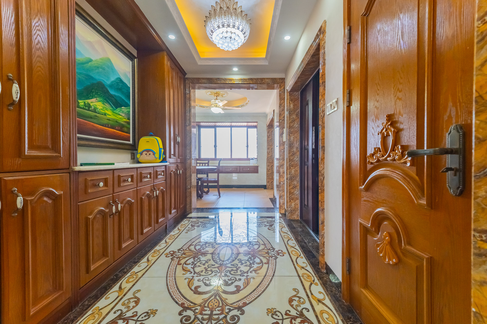 华润凤凰城三期 5室2厅3卫 185.0万 华润凤凰城三期 5室2厅3卫 185.0万其他