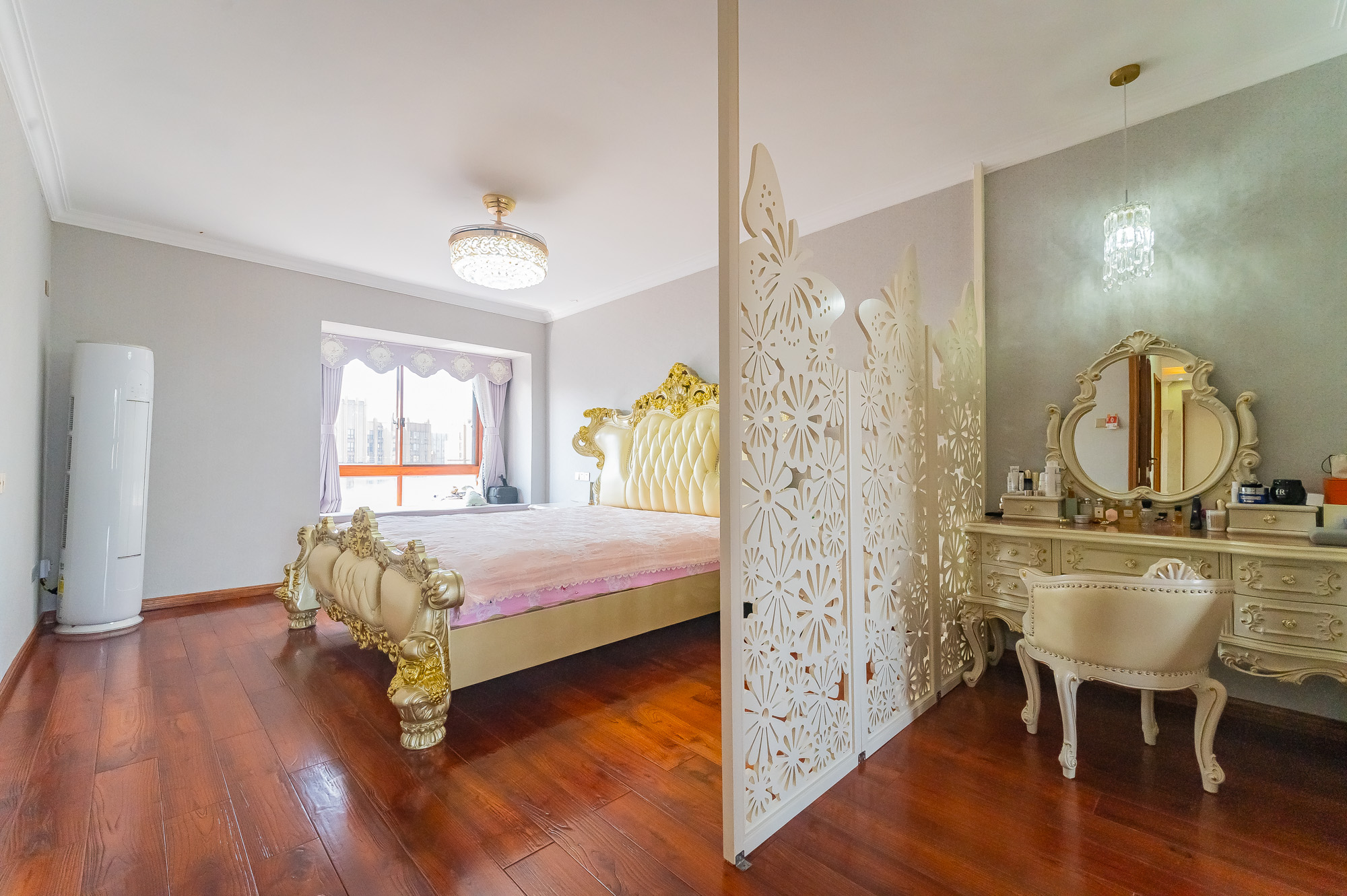 华润凤凰城三期 5室2厅3卫 185.0万 华润凤凰城三期 5室2厅3卫 185.0万卧室