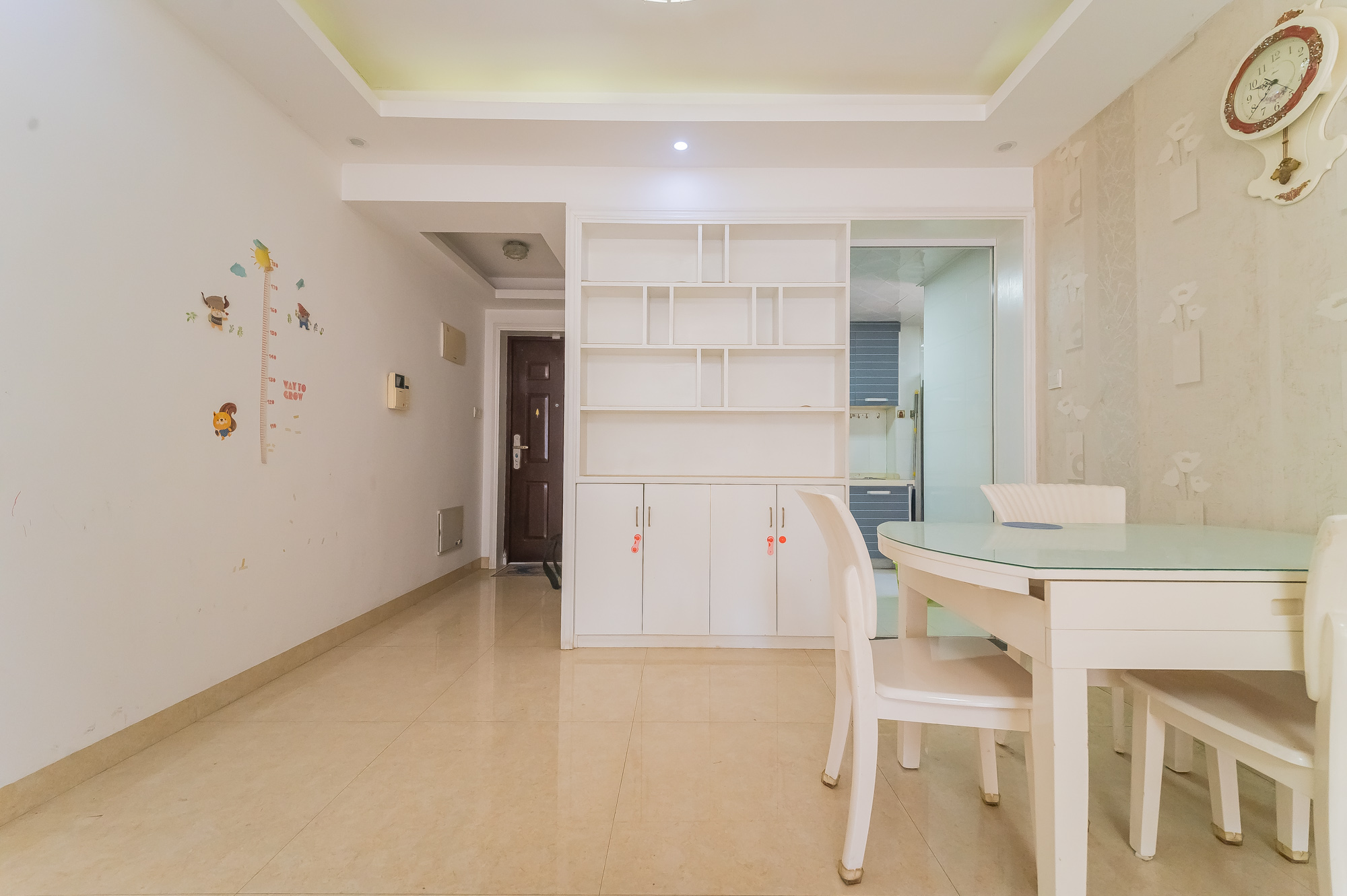 华润凤凰城三期 3室2厅1卫 77.0万 华润凤凰城三期 3室2厅1卫 77.0万客厅