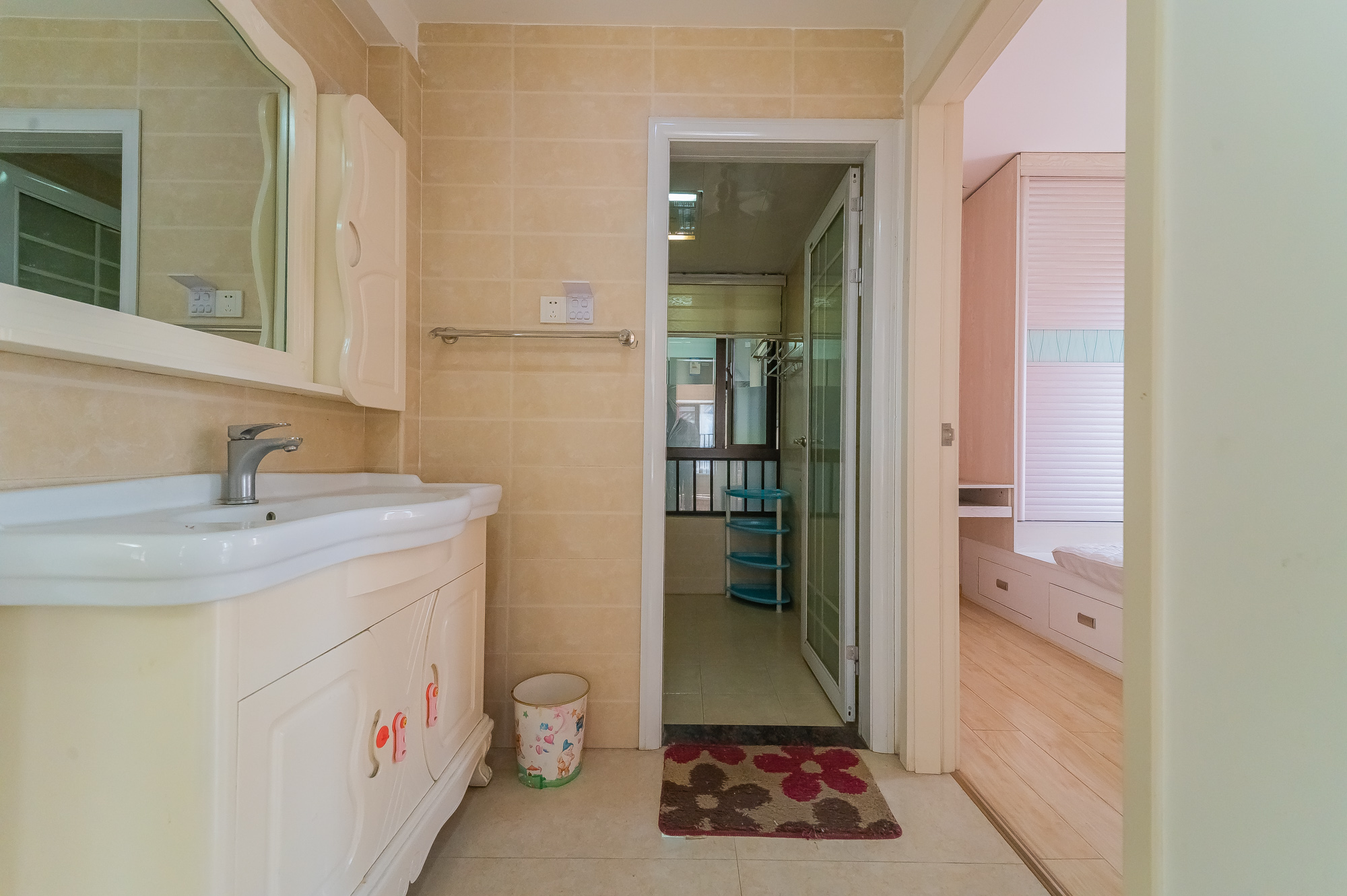 华润凤凰城三期 3室2厅1卫 77.0万 华润凤凰城三期 3室2厅1卫 77.0万卫生间