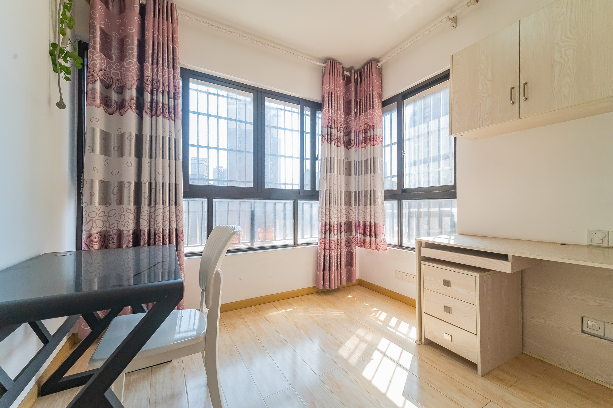 华润凤凰城三期 3室2厅1卫 77.0万 华润凤凰城三期 3室2厅1卫 77.0万卧室