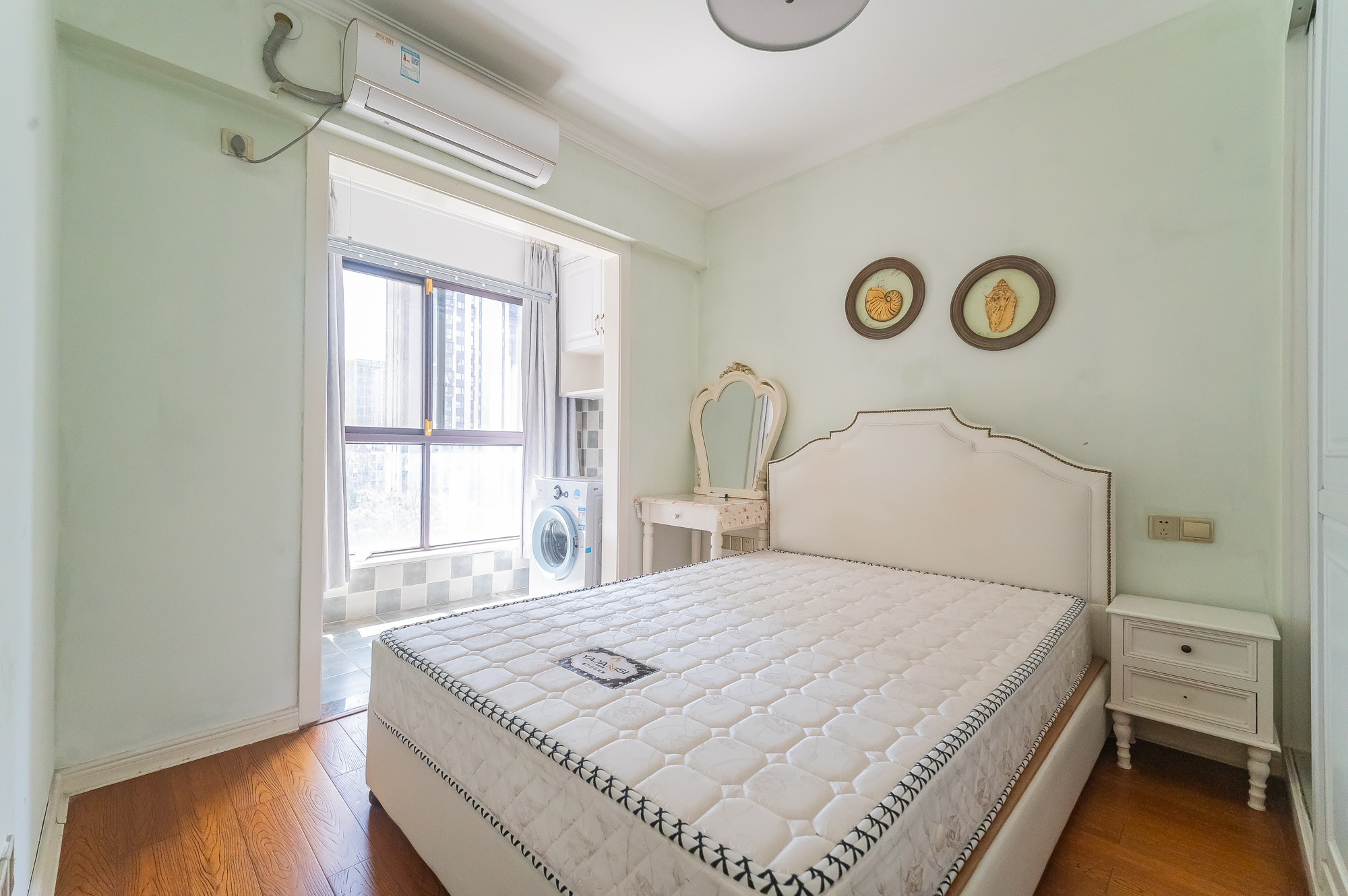 星湖湾一期高层  4室2厅2卫    130.0万 星湖湾一期高层  4室2厅2卫    130.0万卧室