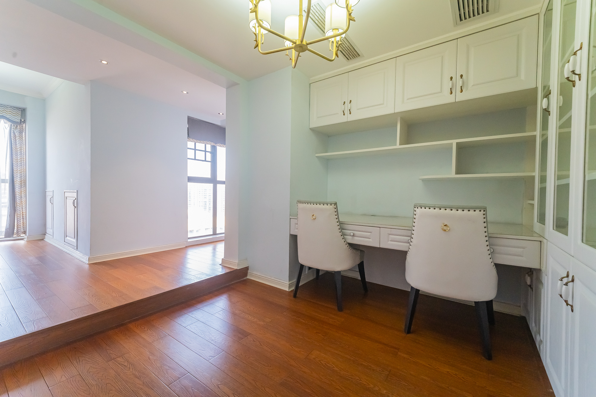 星湖湾一期高层  4室2厅2卫    130.0万 星湖湾一期高层  4室2厅2卫    130.0万卧室